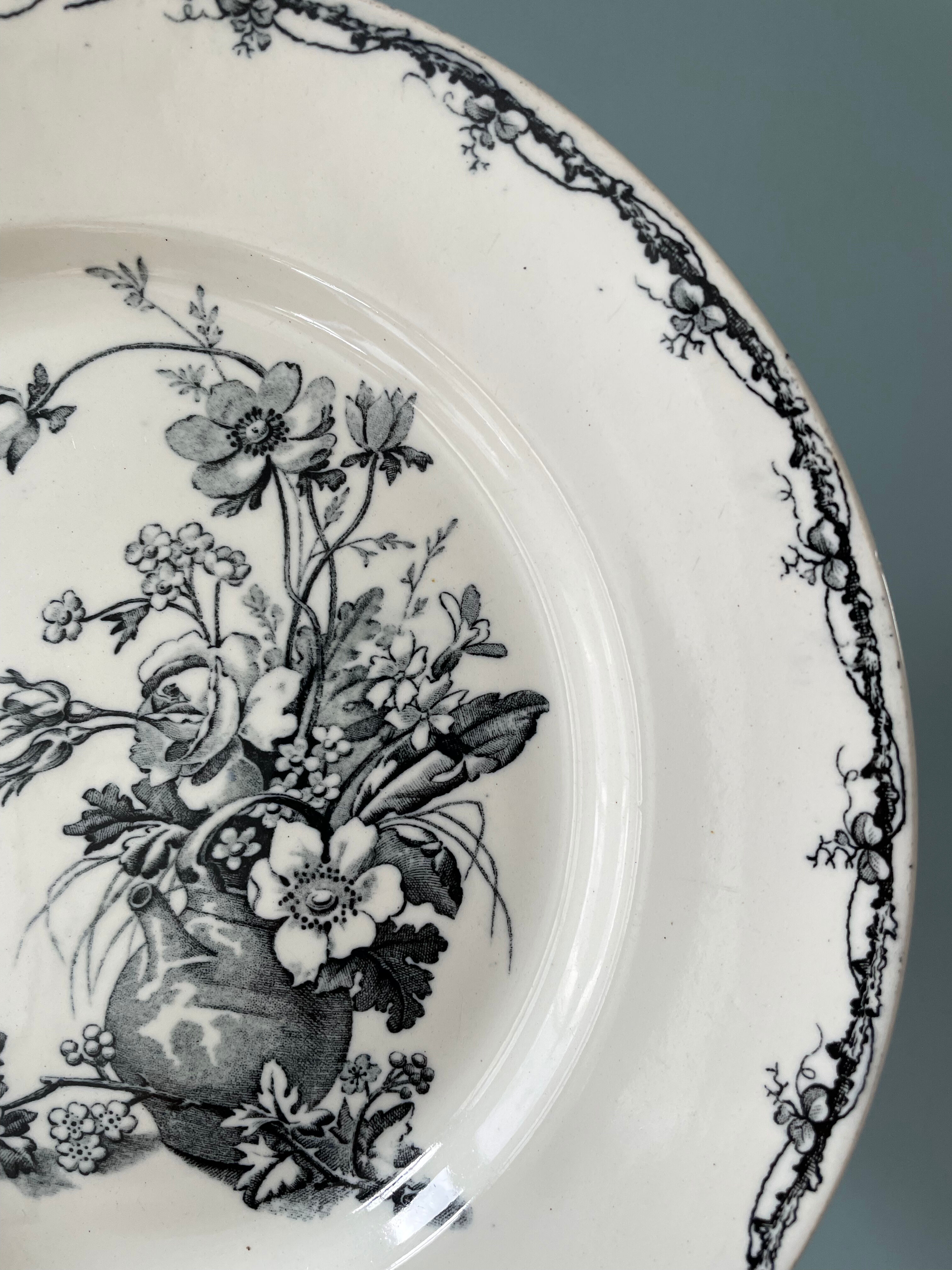 Flat plate Keller and Guérin Lunéville, collection "Champêtre"