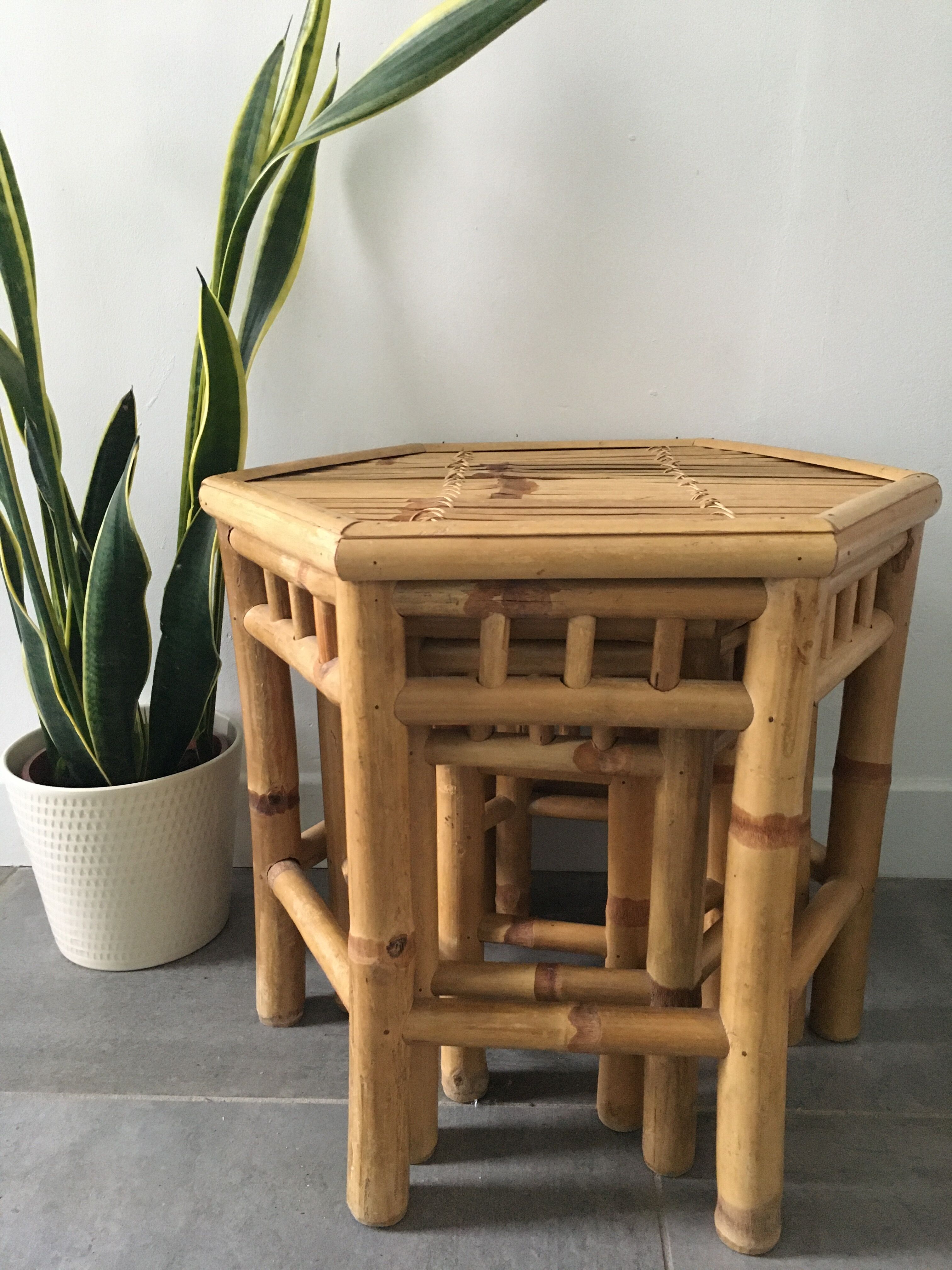 Set bamboo tables