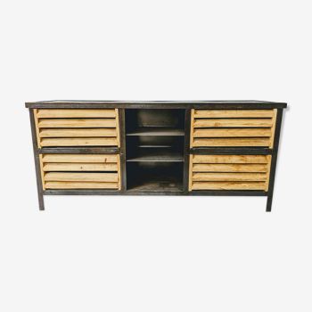 Buffet style industriel en métal et en bois