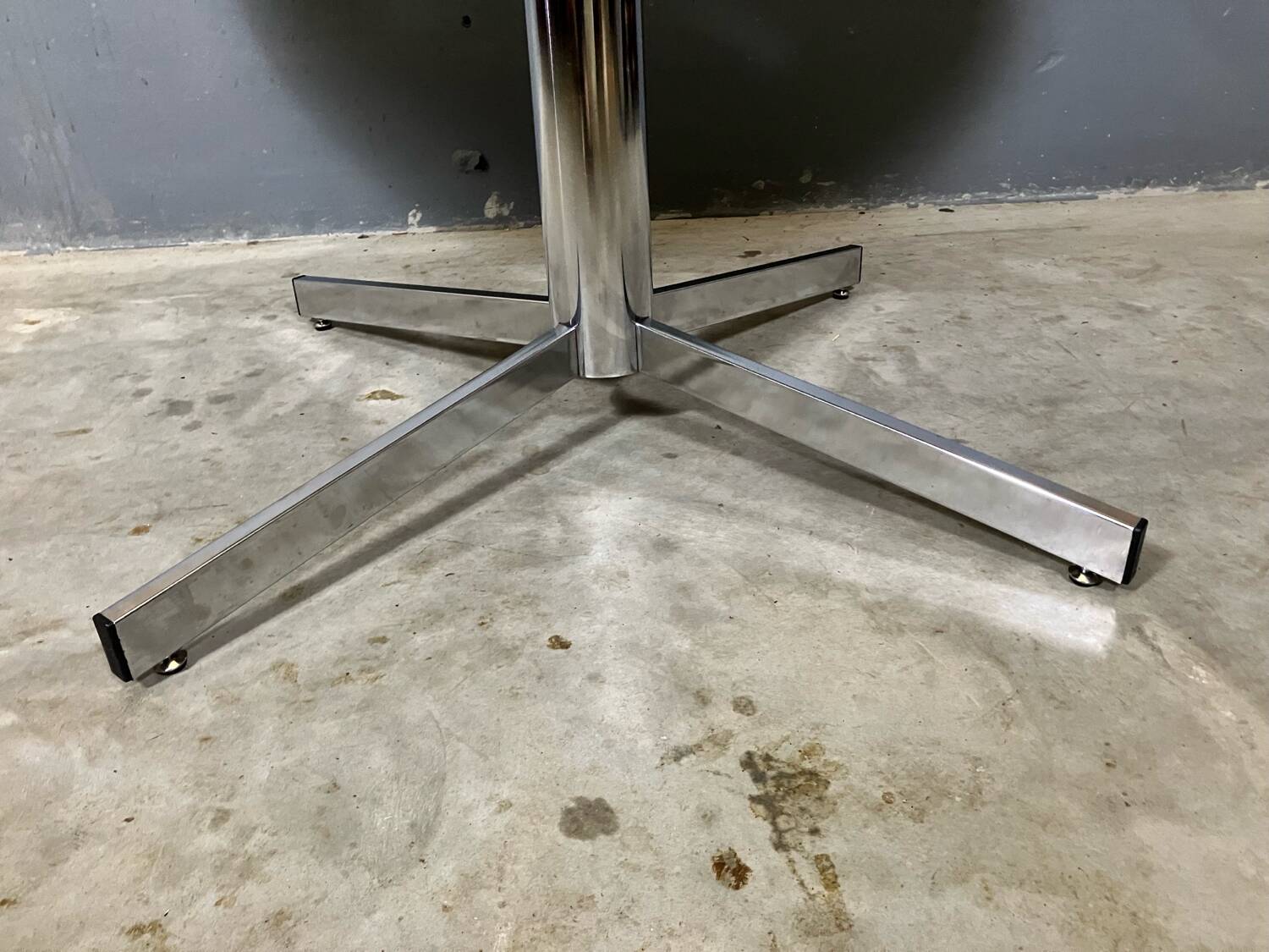 Table à manger ovale bureau chêne chromé