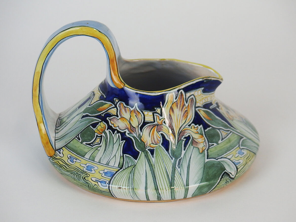 Art Nouveau chocolate maker