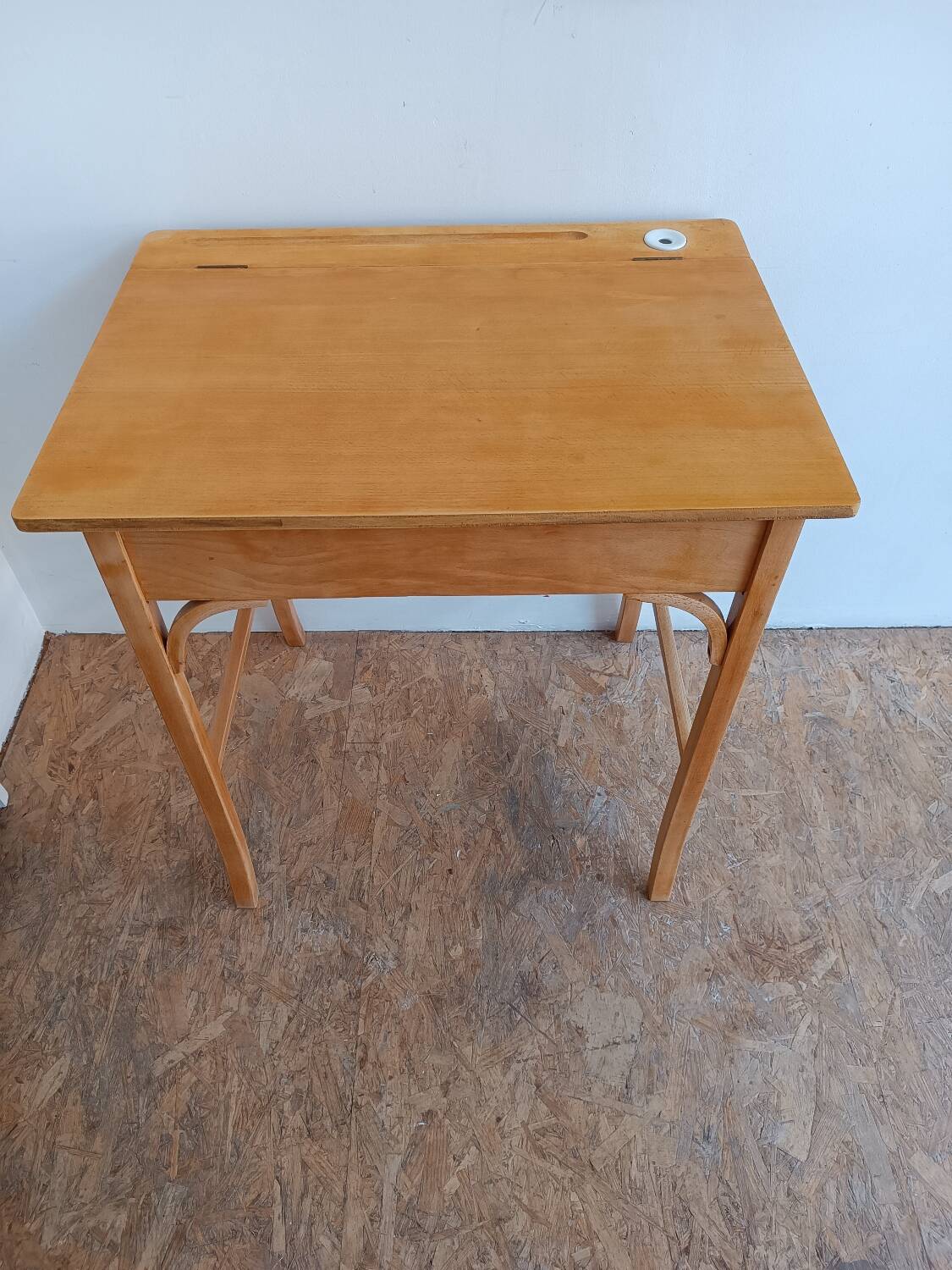 Baumann school desk