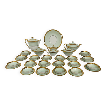 Coffee and tea service comprising 25 pieces in polychrome porcelain. 20th century.