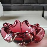Floral/Corolla shaped pocket emptier. Murano Italy/Chambord by Fratelli Toso. In pink blown glass. Diam 18 cm