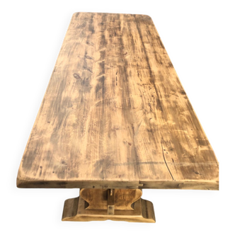 Farmhouse table