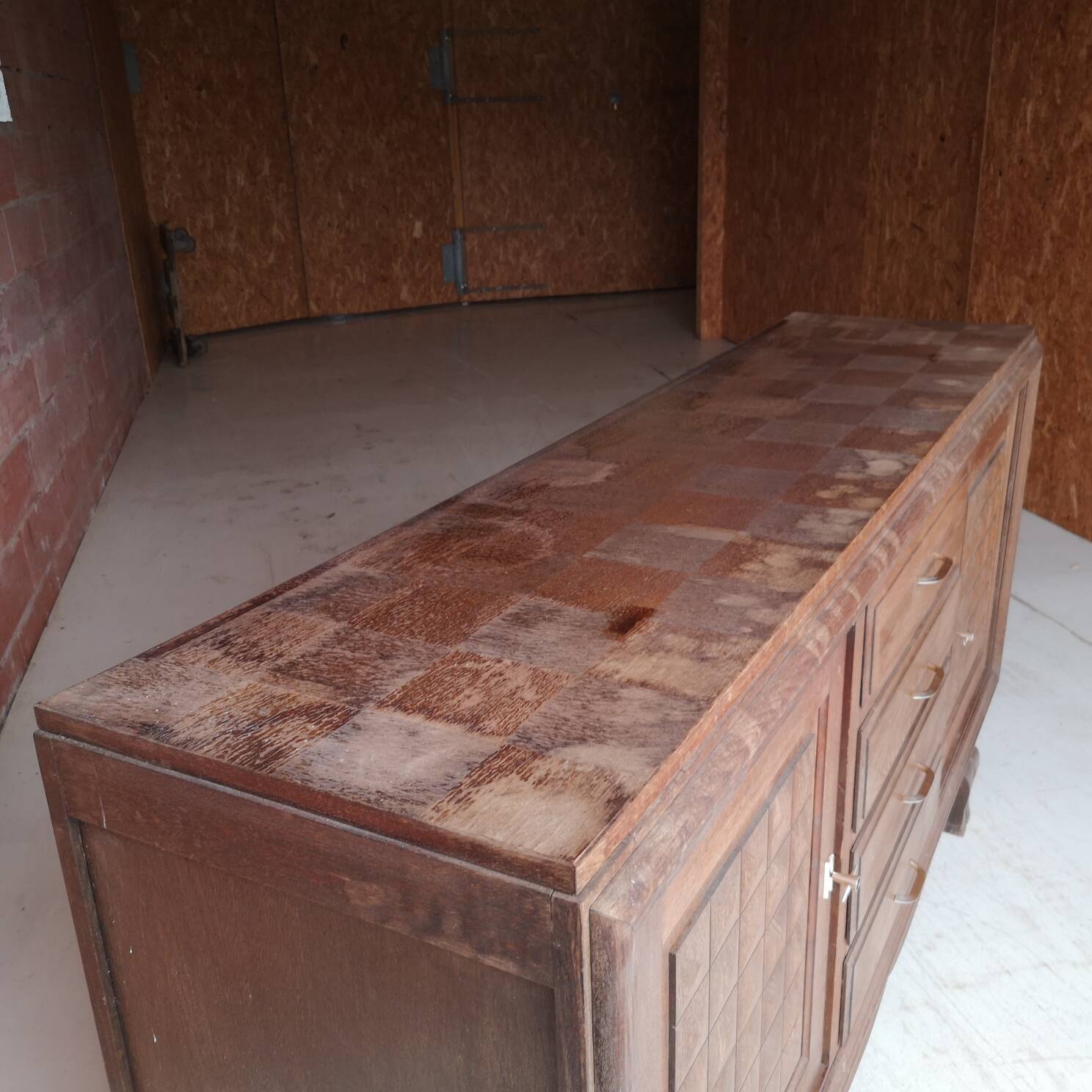 Enfilade moderniste Charles Dudouyt en chêne, décor pointes de diamant 1940