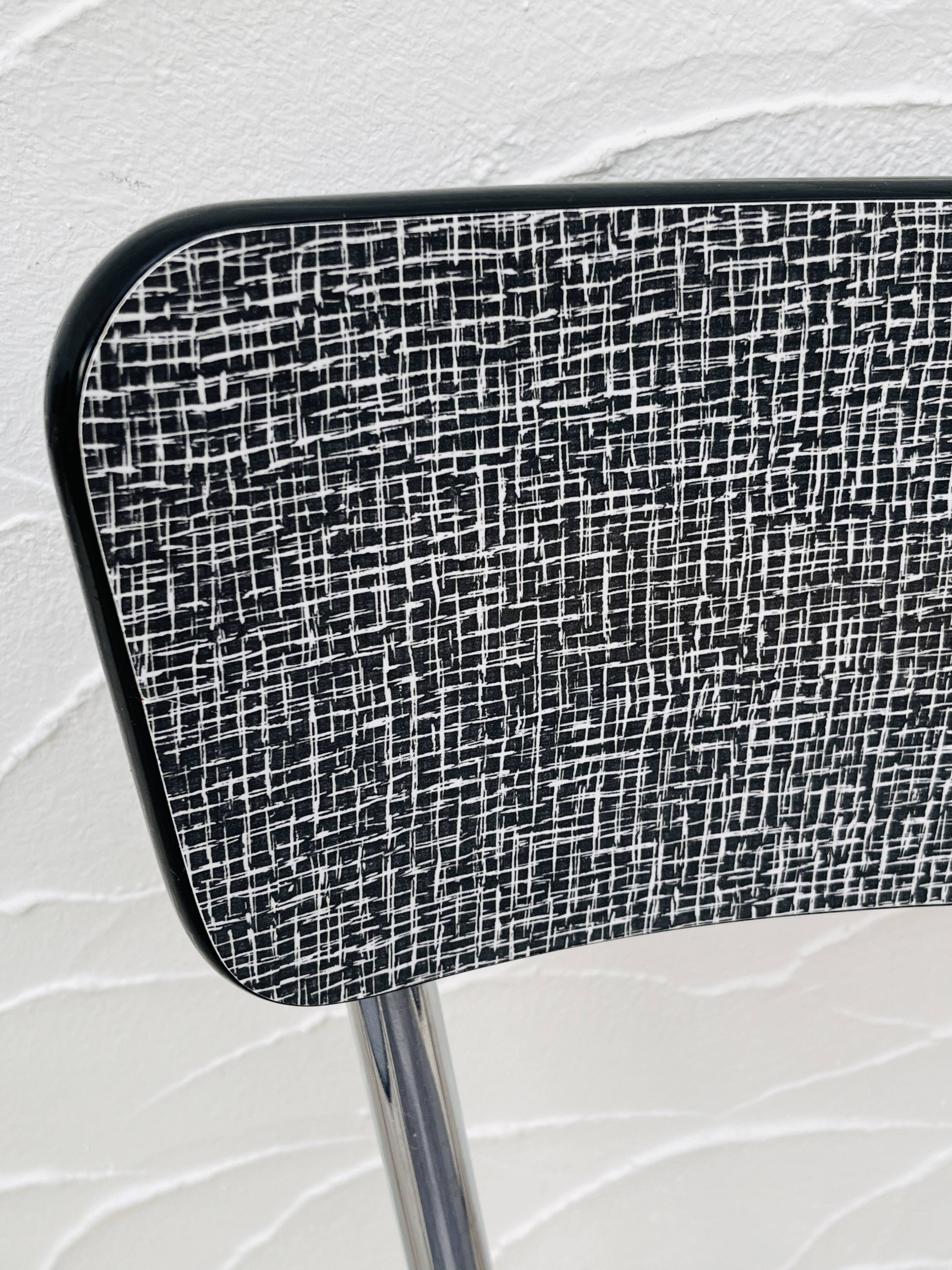 Set of 6 Formica chairs