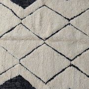 Traditional handmade wool rug, size 1.4/2.6 m.