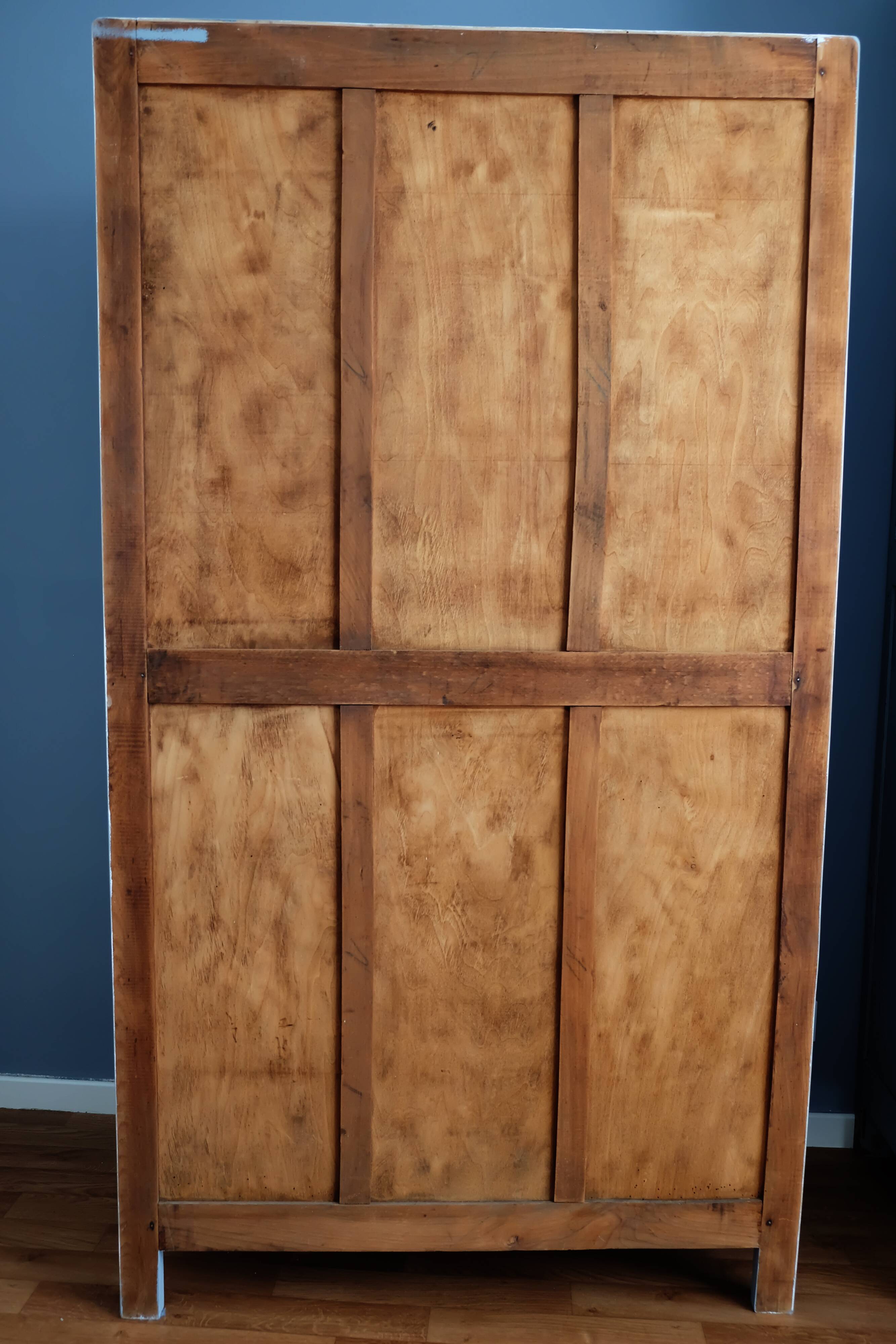 Armoire parisienne vintage