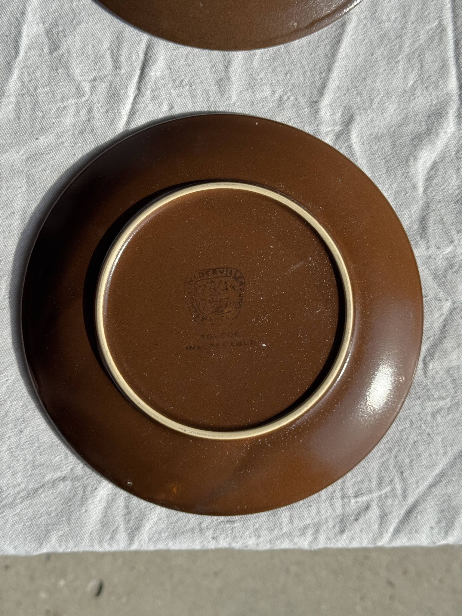 Lot de 6 assiettes à dessert vintage en grès brun