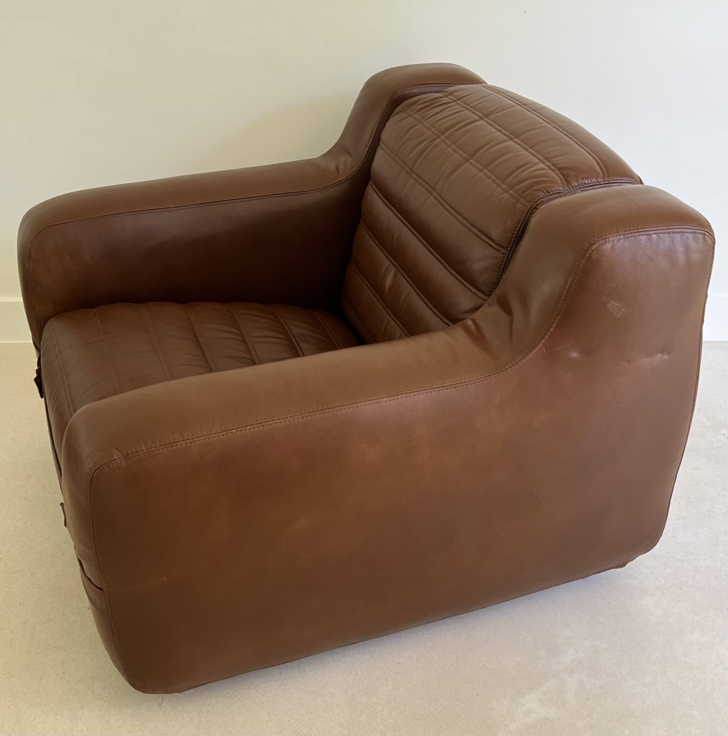 Fauteuil prototype en simili cuir marron par Michel Ducaroy, France années