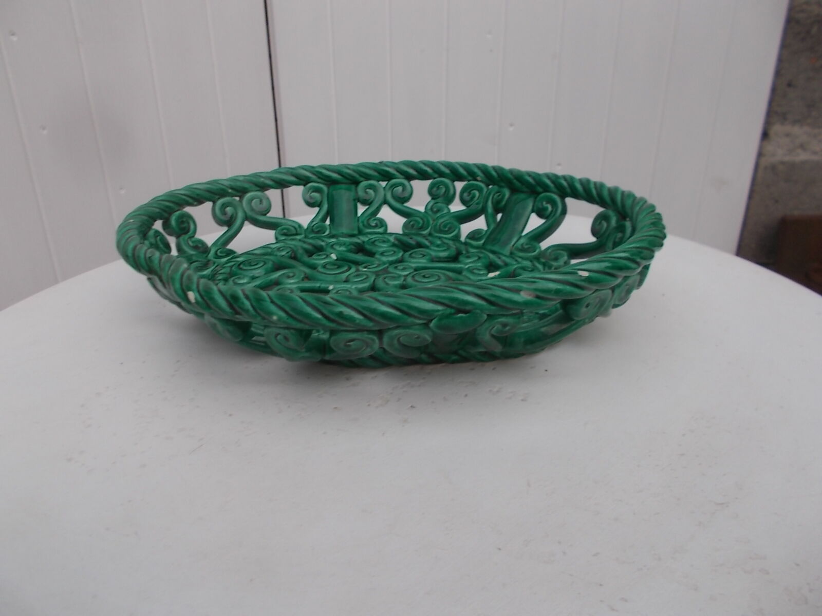 Braided ceramic fruit cup