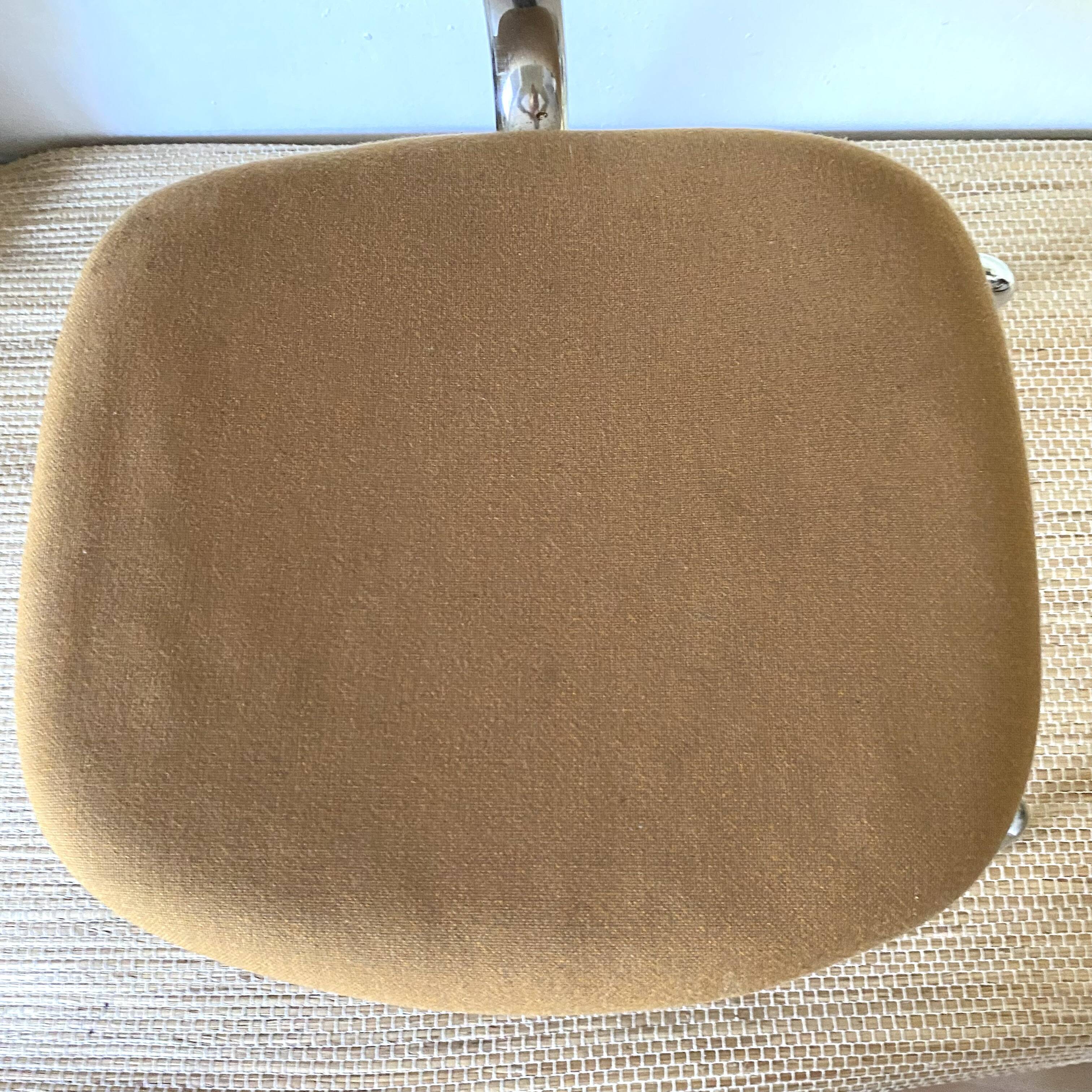 Vintage Strafor n chair