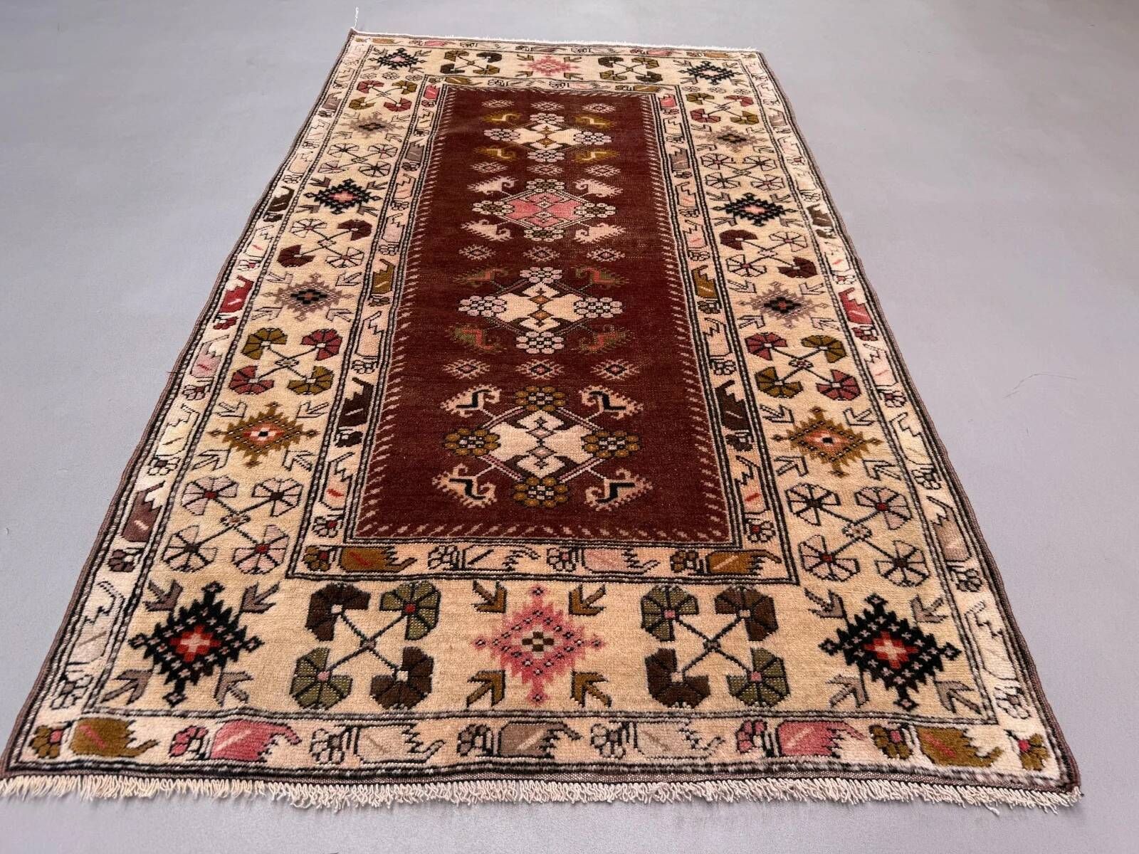 Turkish Milas rug 116x200 cm handmade vintage carpet Ushak 2573