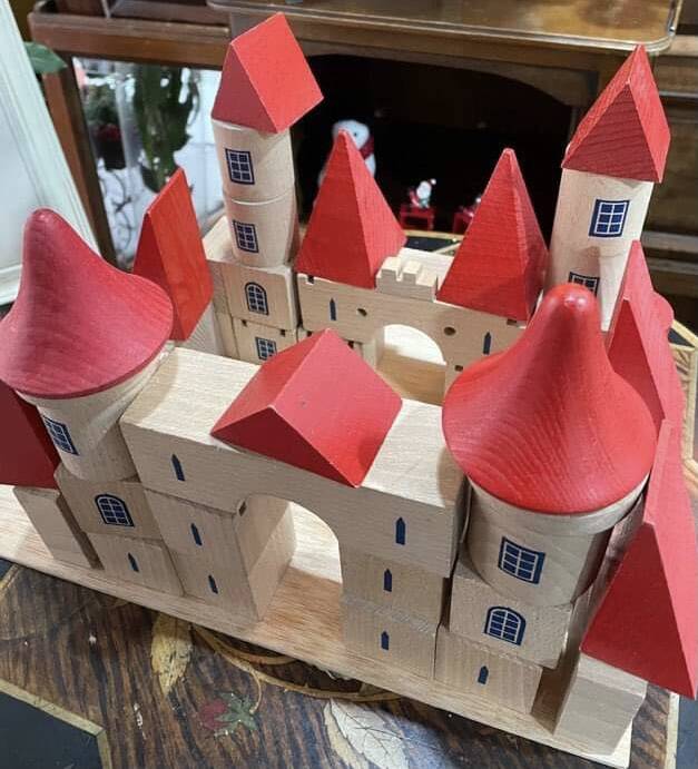 Stackable wooden building castle