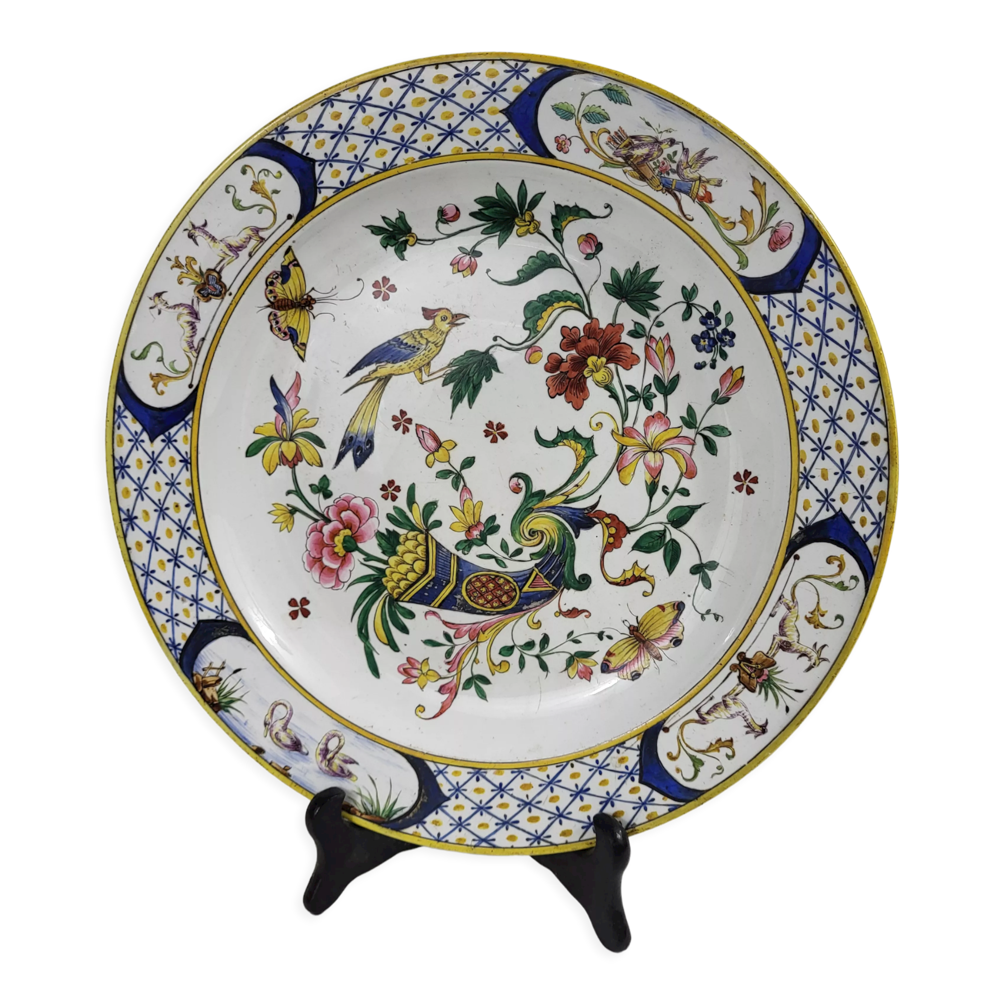 Round earthenware dish from Gien XIXth Horn of Abundance