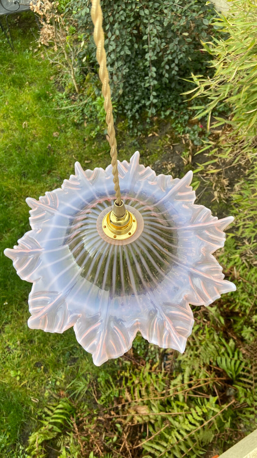 Vintage flower pendant lamp in pink glass