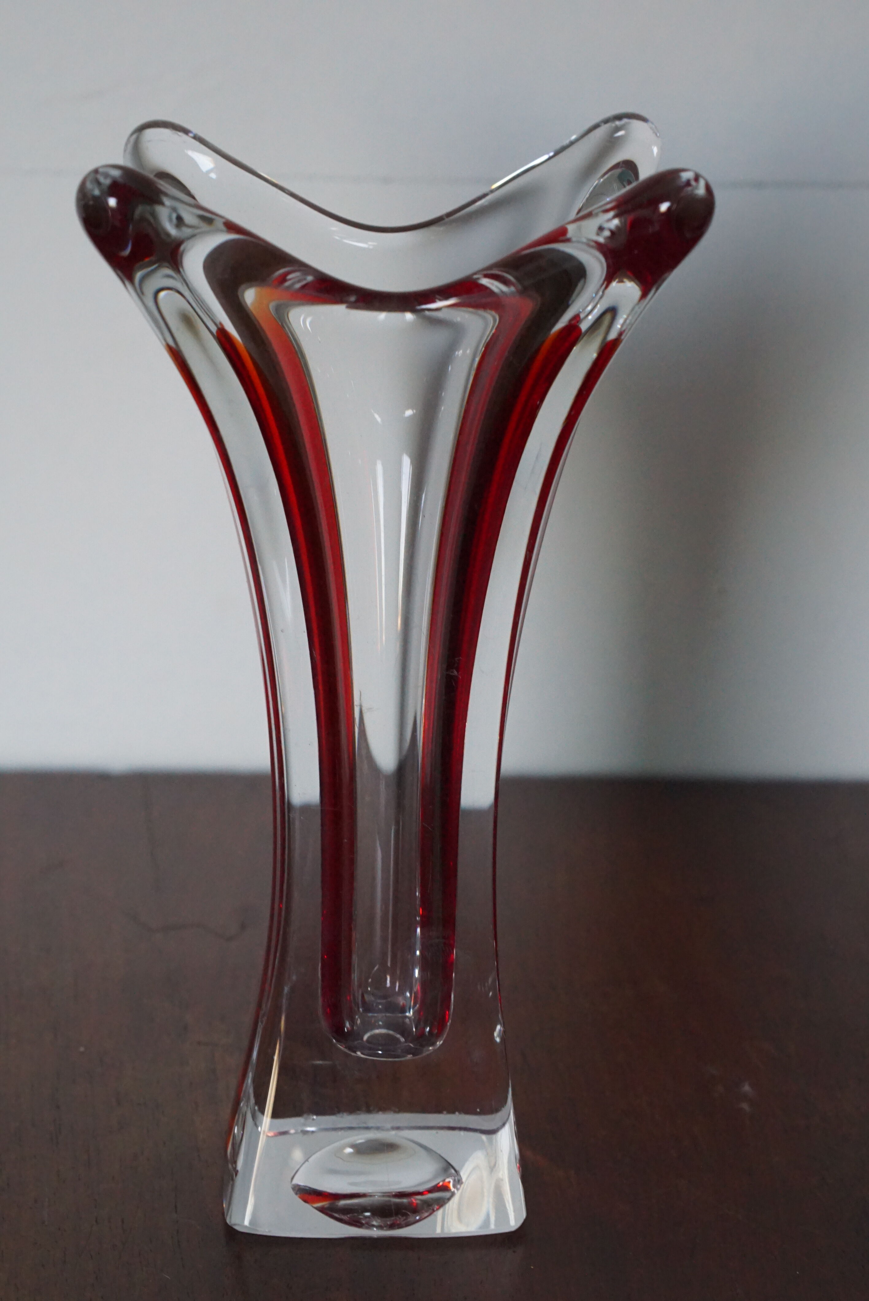 Red background color Murano vase