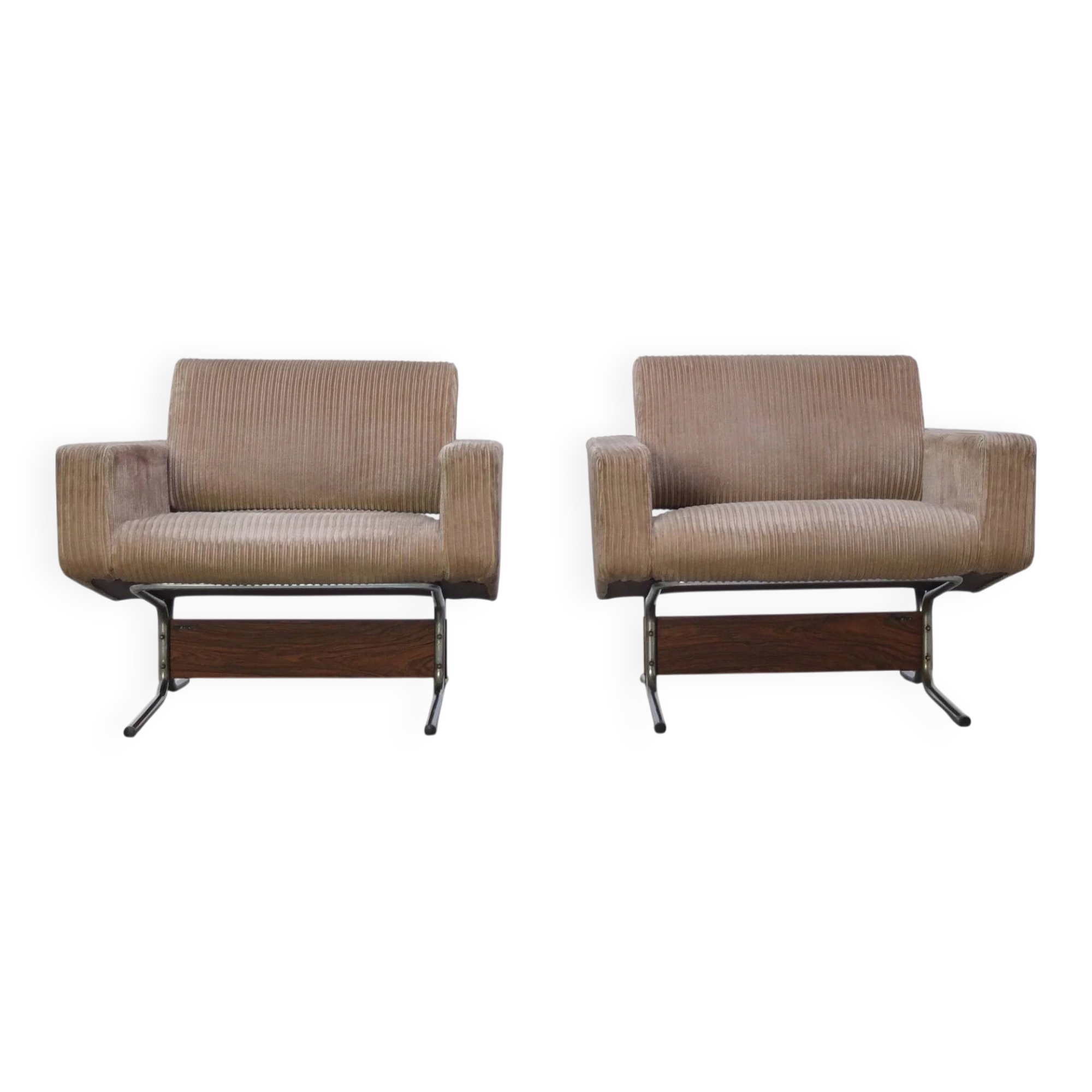 Pair of 'Caracas' lounge chairs by Pierre Guariche for Meurop, 1967