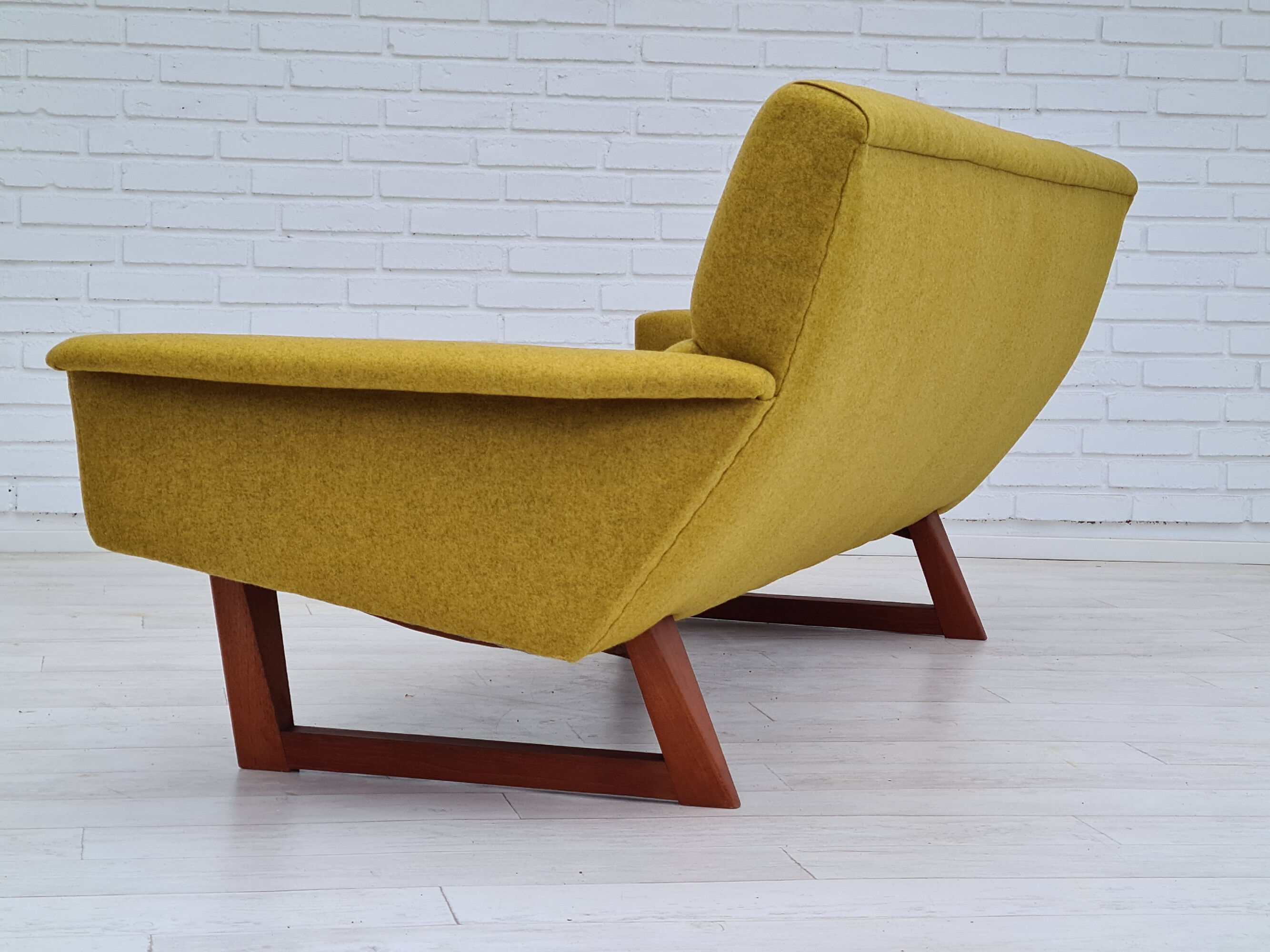 Canapé 3 modèle H.M.11, design danois par Illum Wikkelsø