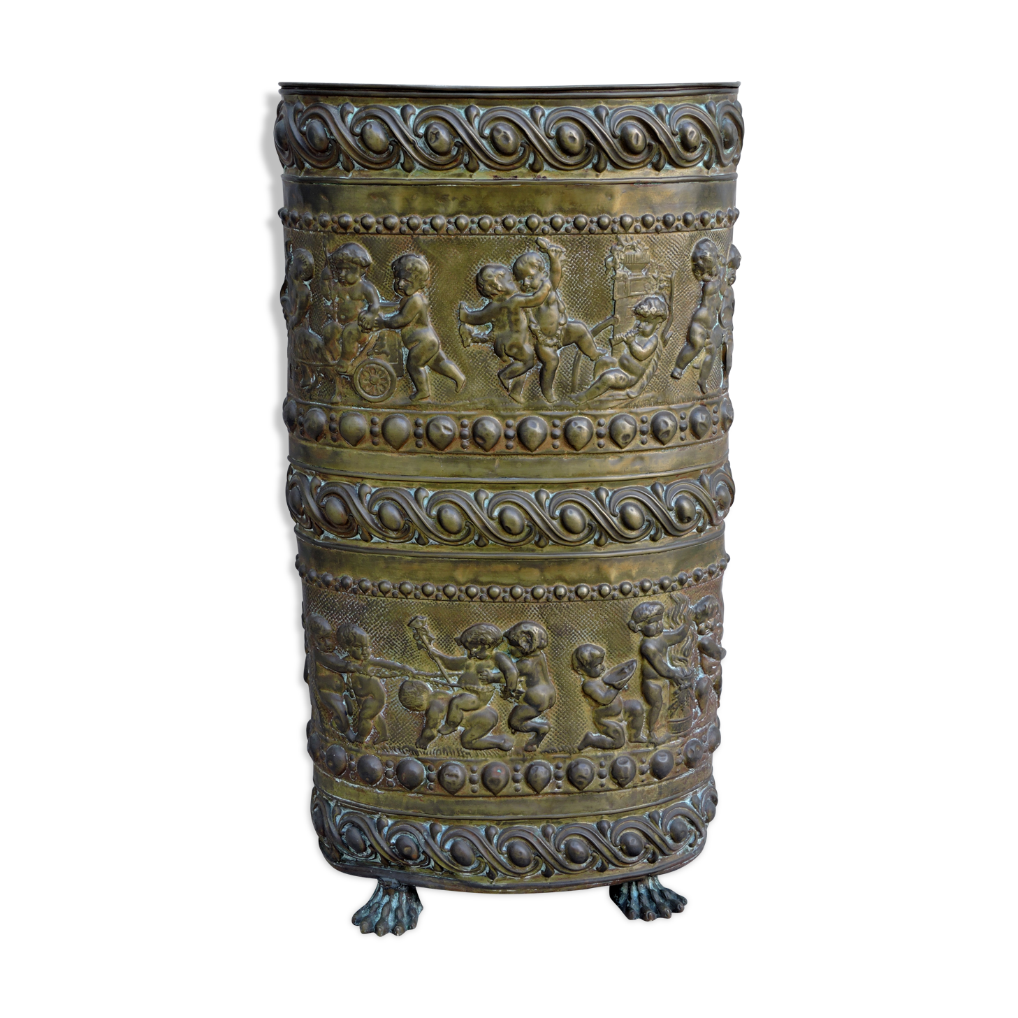 UMBRELLA HOLDER in copper with decoration in repelled CHERUBIN PUTTI ANGELOT, copperware XIX th century