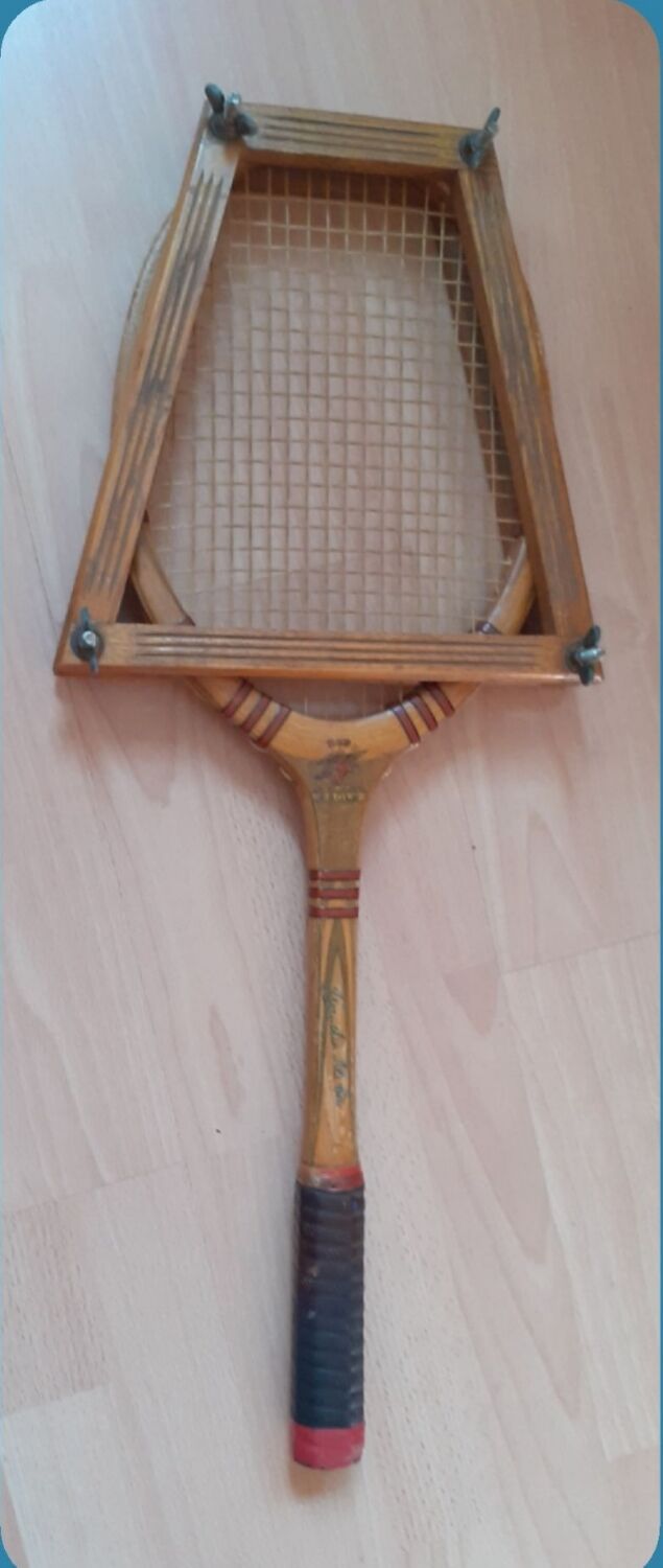 Wooden tennis racket brand j.gauthier fils & cie + 2 presses (wood and aluminum)