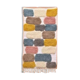 Handmade Berber hallway rug made of wool.