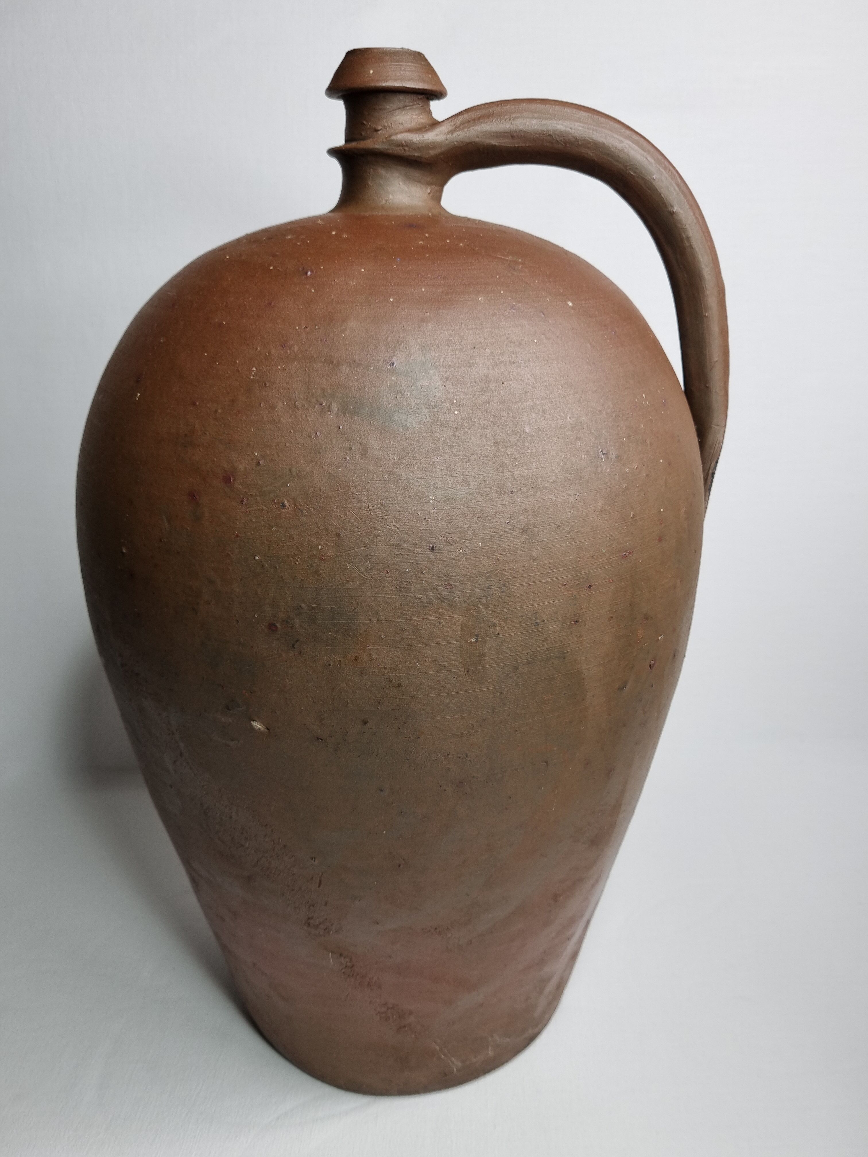 Pair of terracotta ladies-jeannes, 44 cm