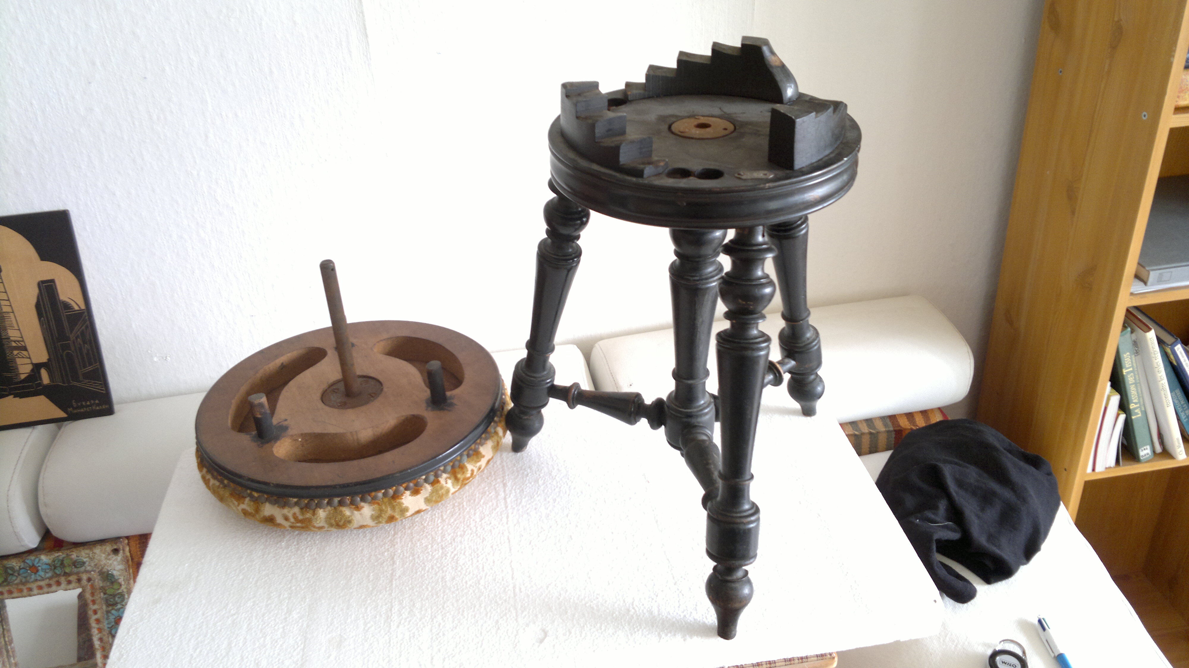 Napoleon lll piano stool