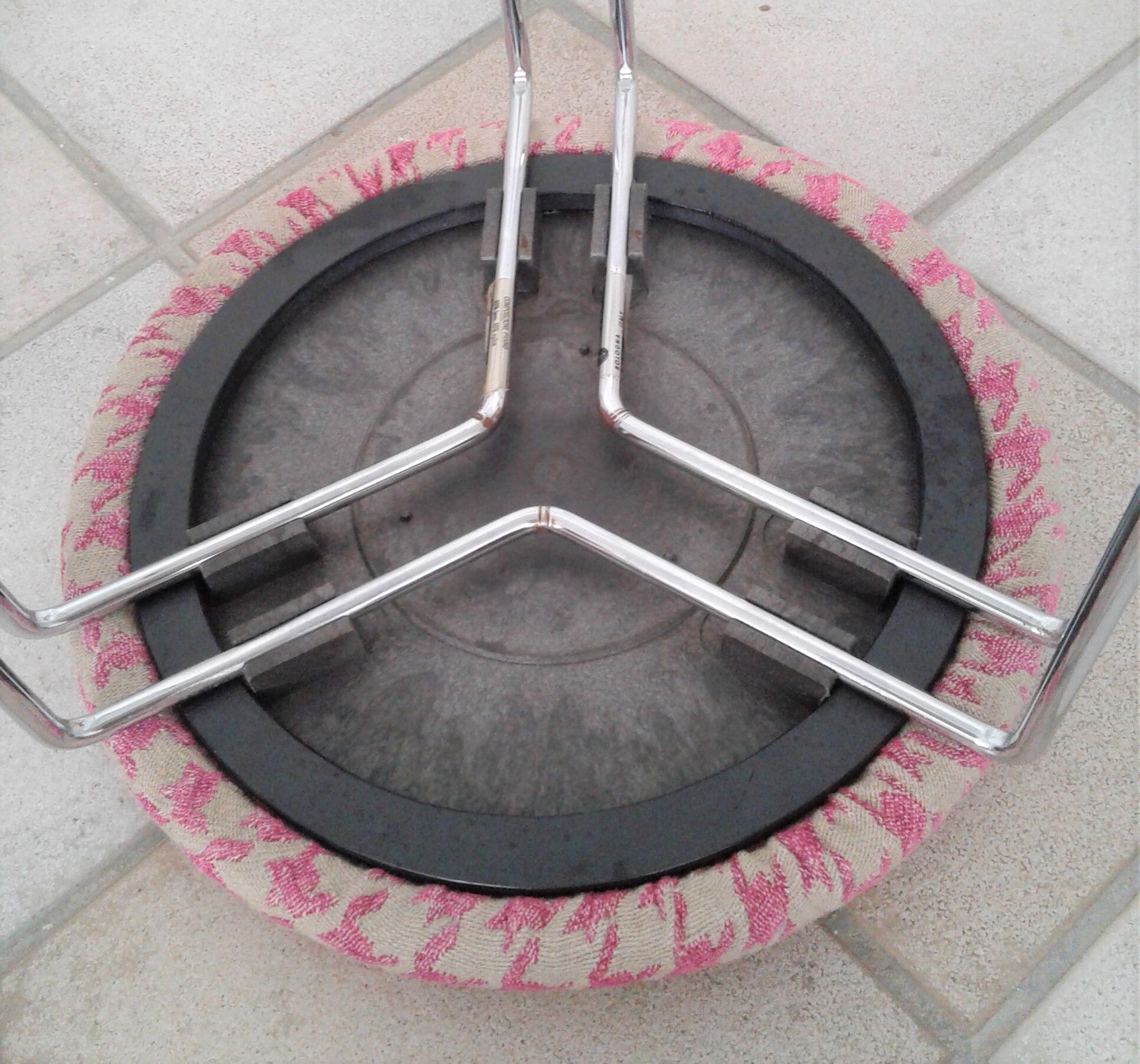 Set of 2 stools high tripod edition Bononia of the 1970s