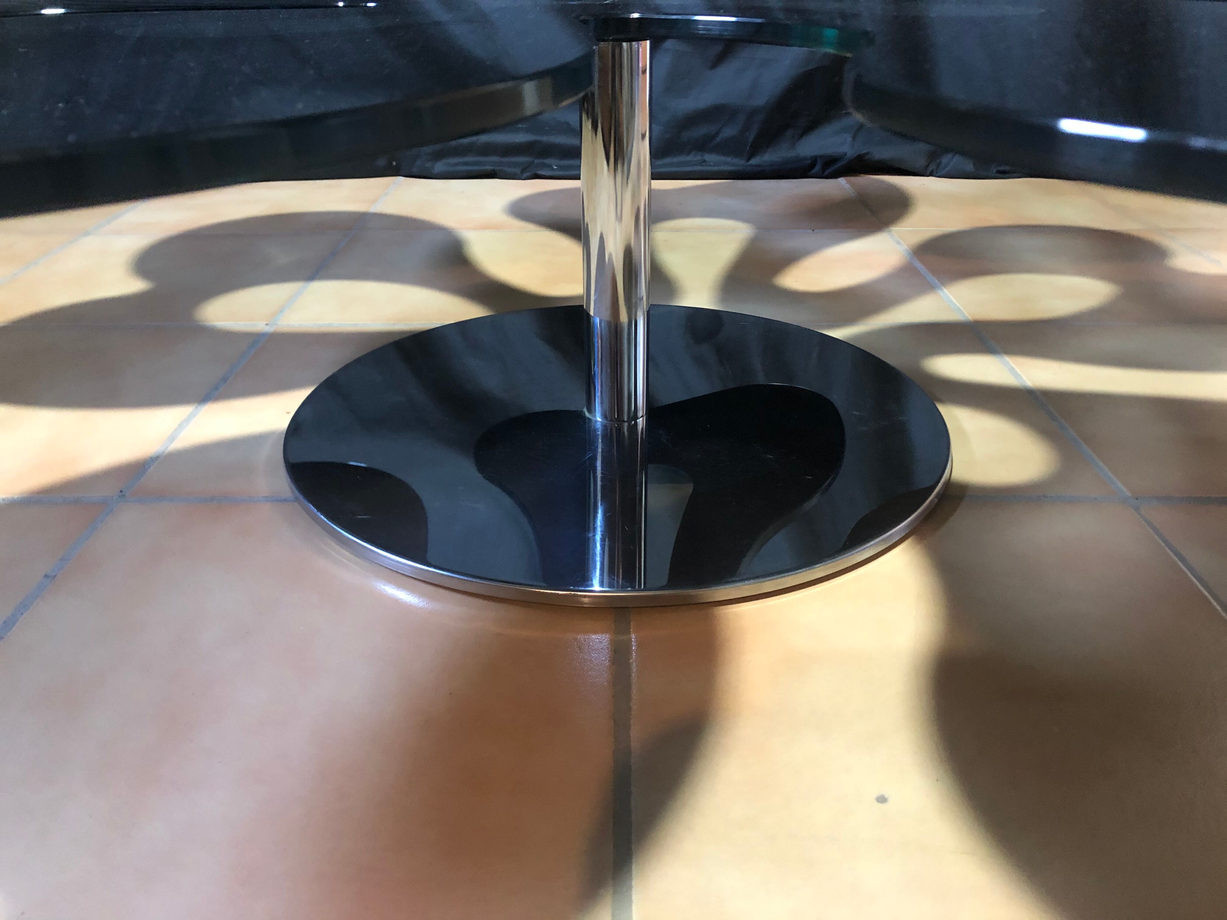 Table basse Narcisse années 70 de maurizio Cattelan italia