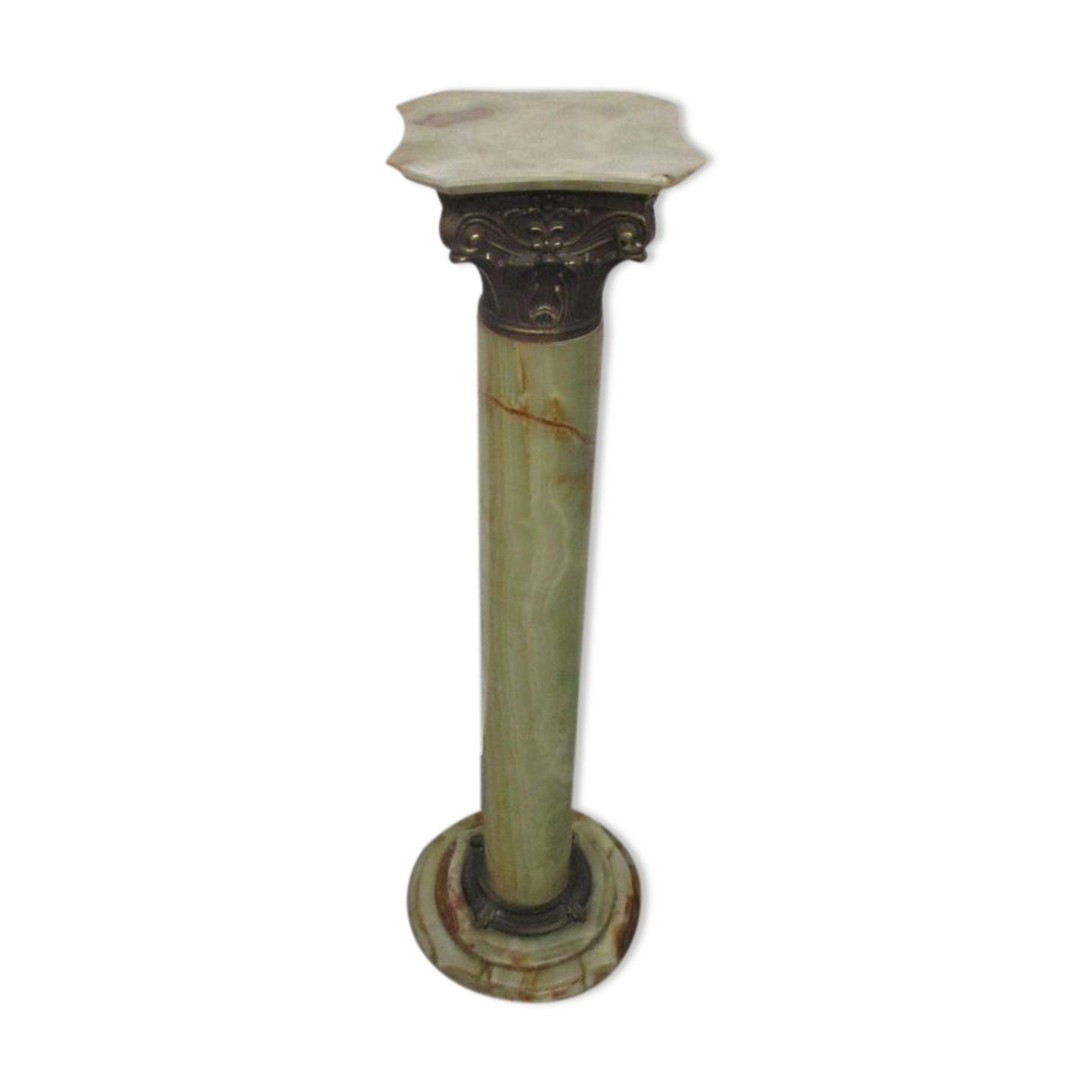 Sellette alabaster column and gold metal