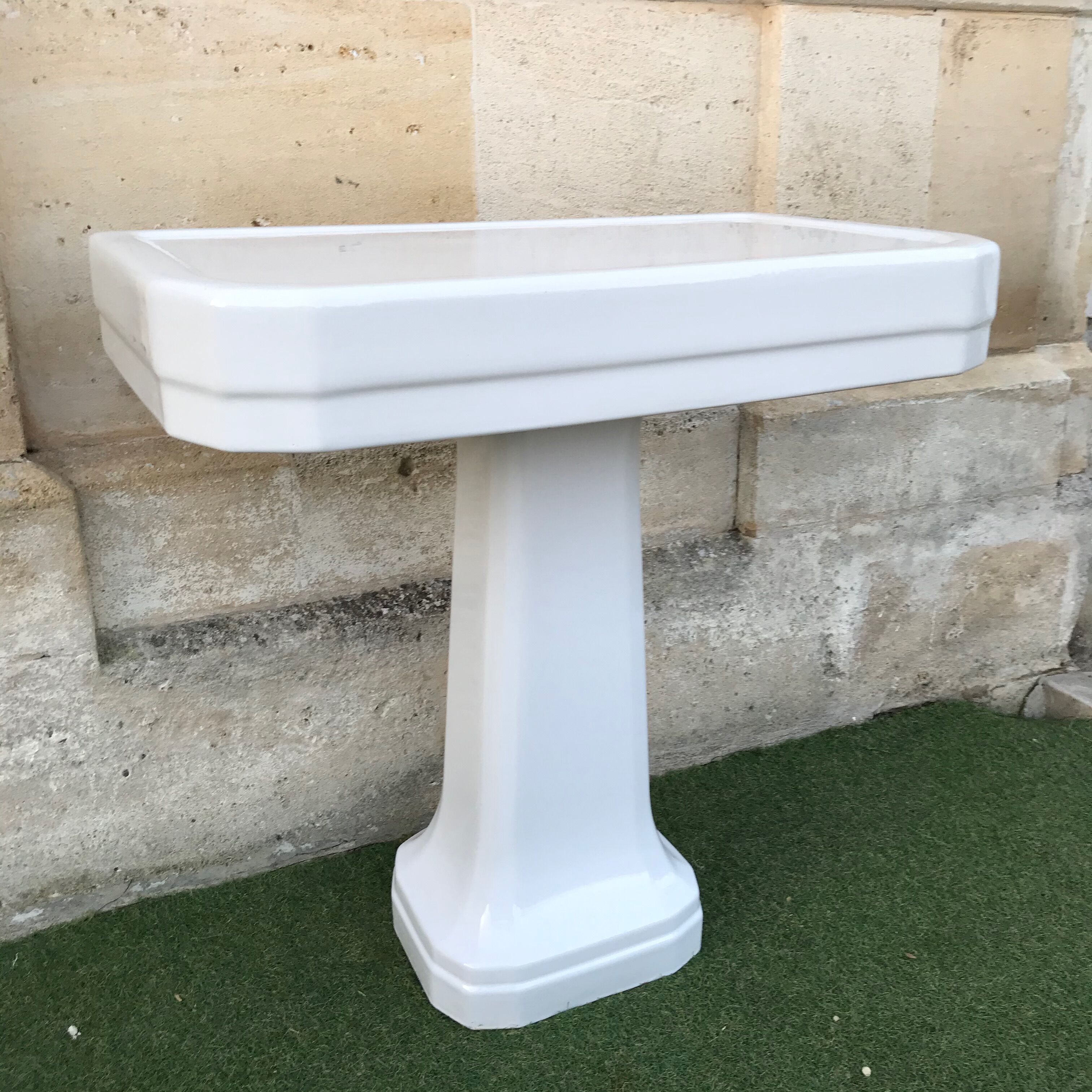 Art deco console in earthenware