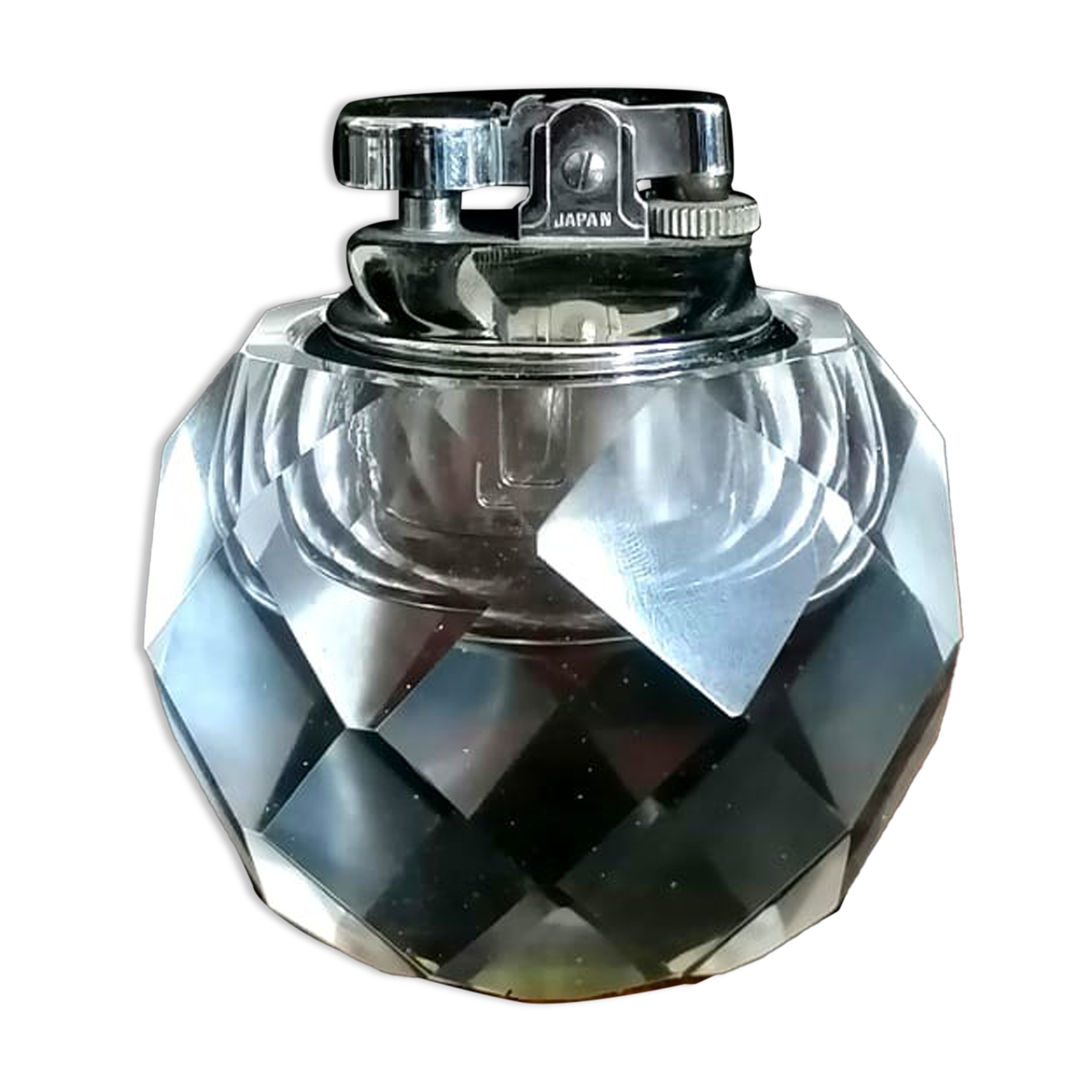 Faceted crystal table lighter