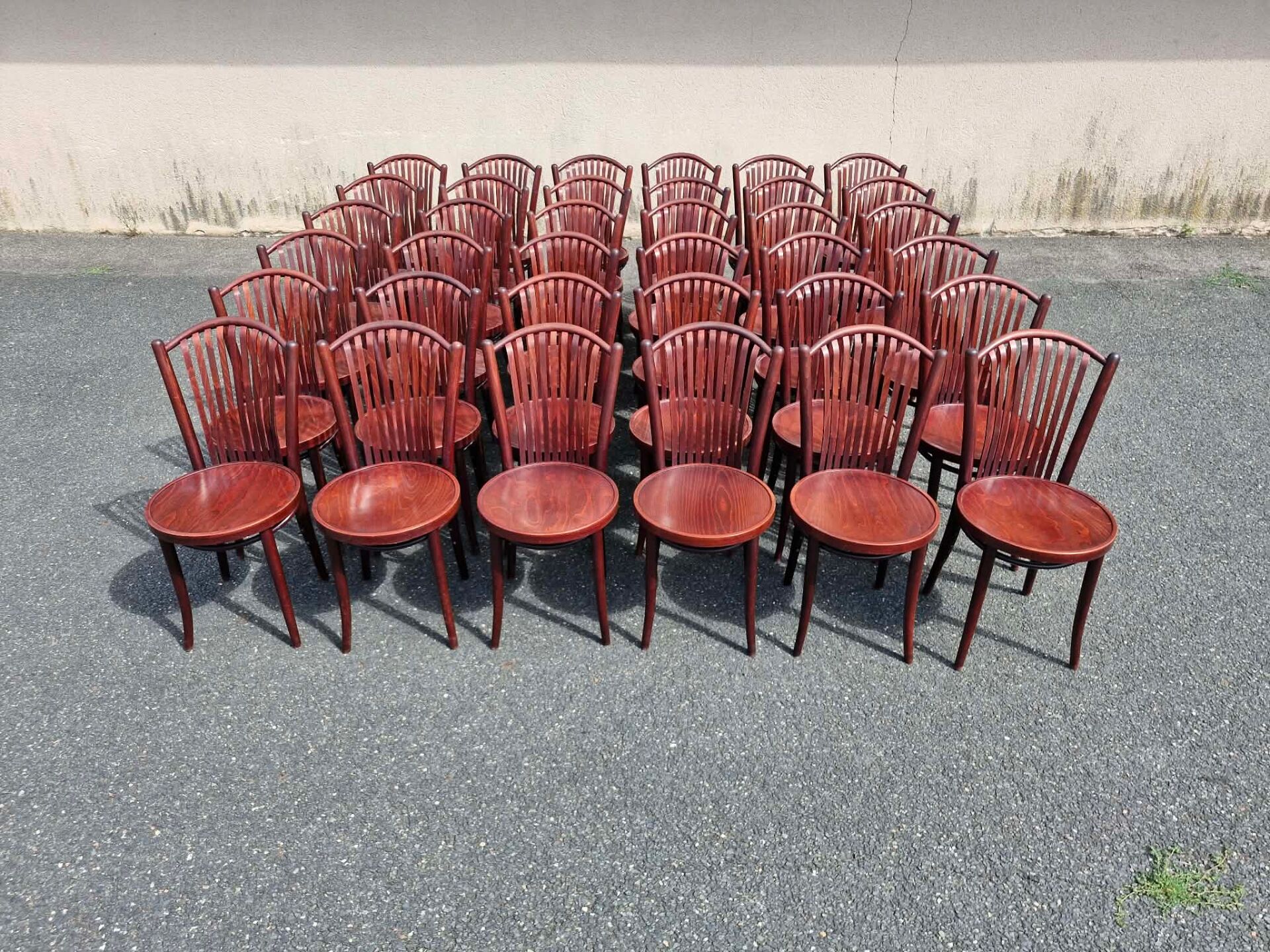 Lot de 36 chaises de bistrot