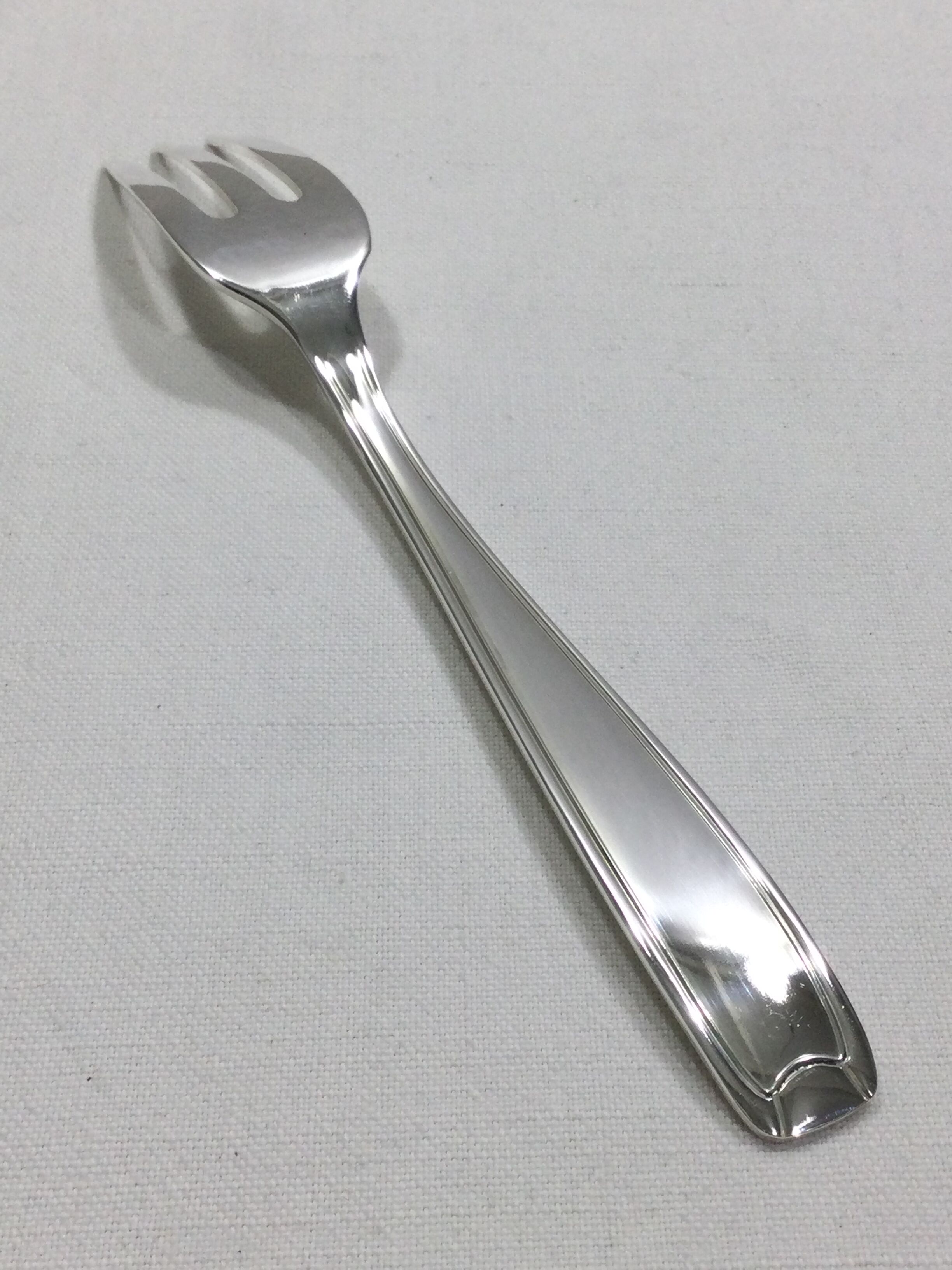 Francois Frionnet – 12 fish covers