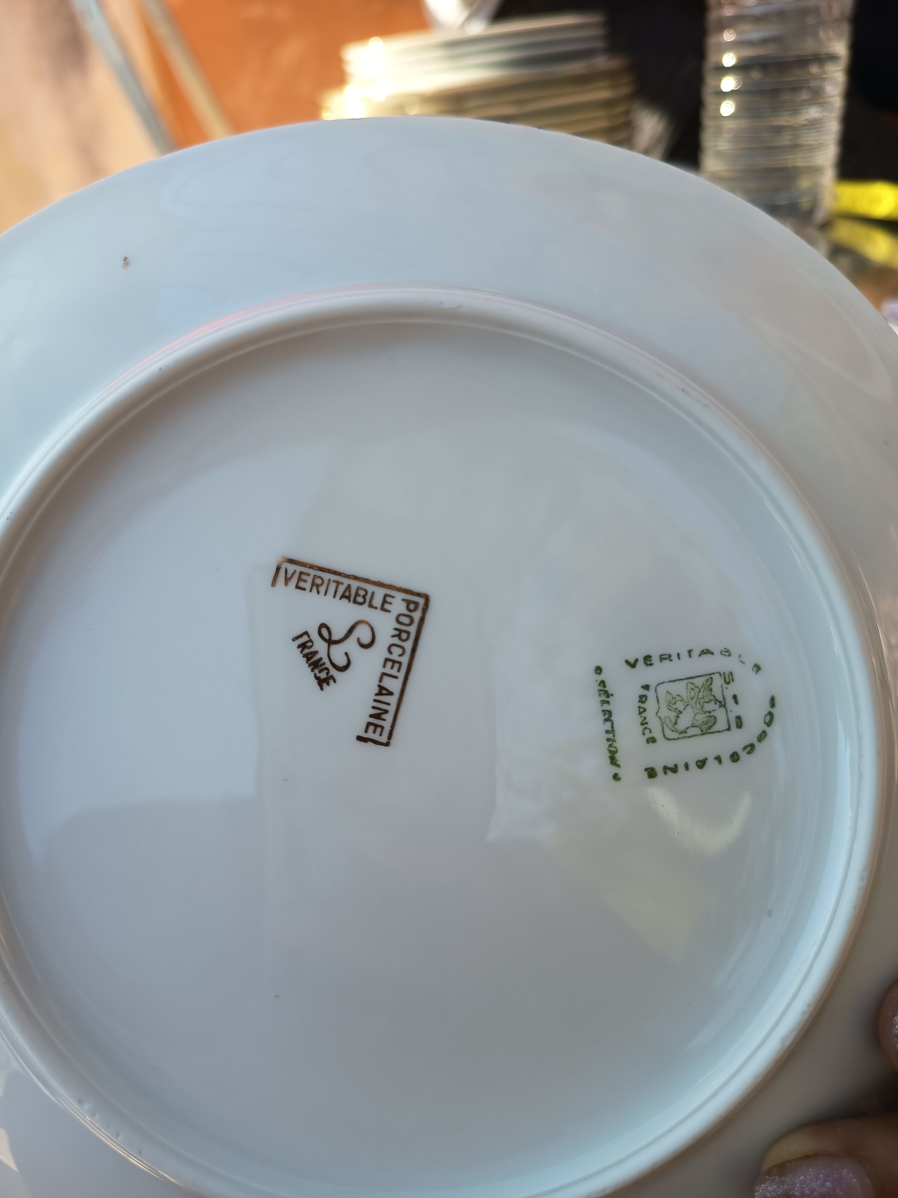 Set of 8 country-style dessert plates