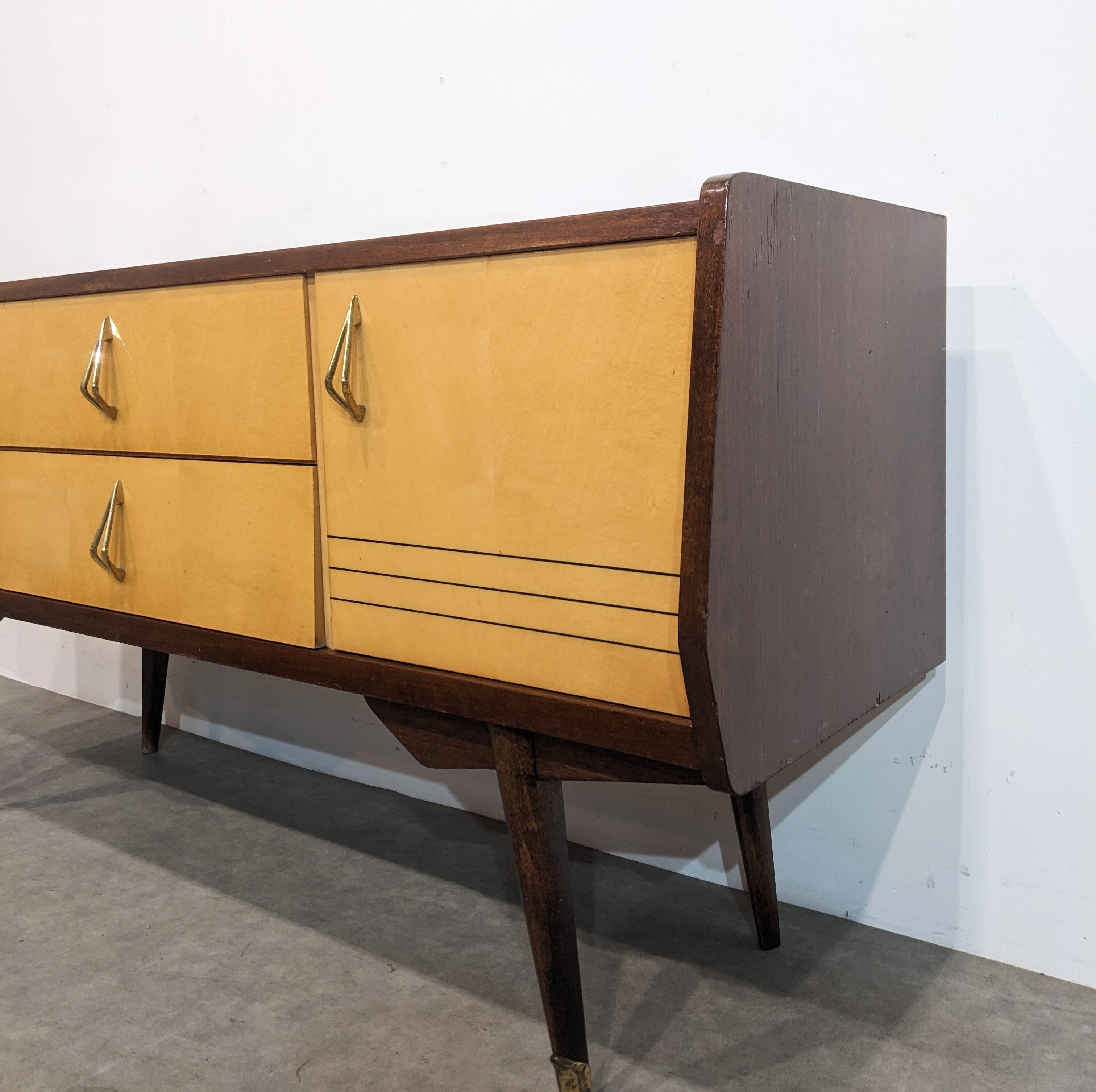 Mid-century sideboard in rockabilly style.