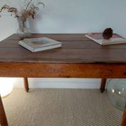 Table / Vintage cherry wood desk with turned legs – Natural patina