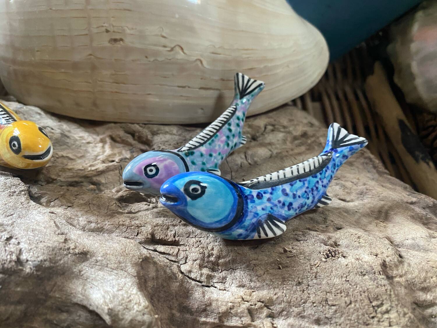 Set of 6 enameled stoneware fish knife rests