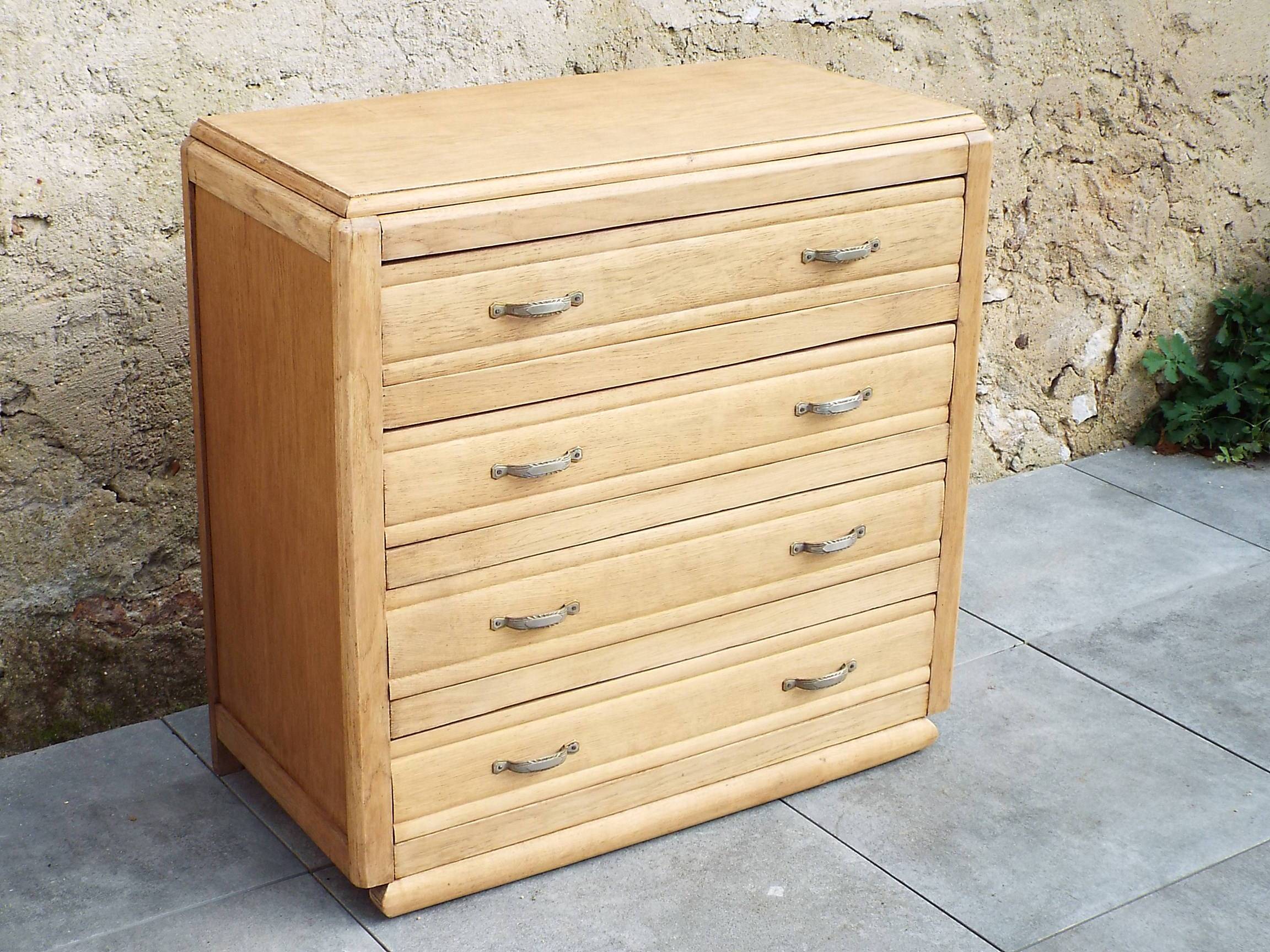 Art deco chest of drawers