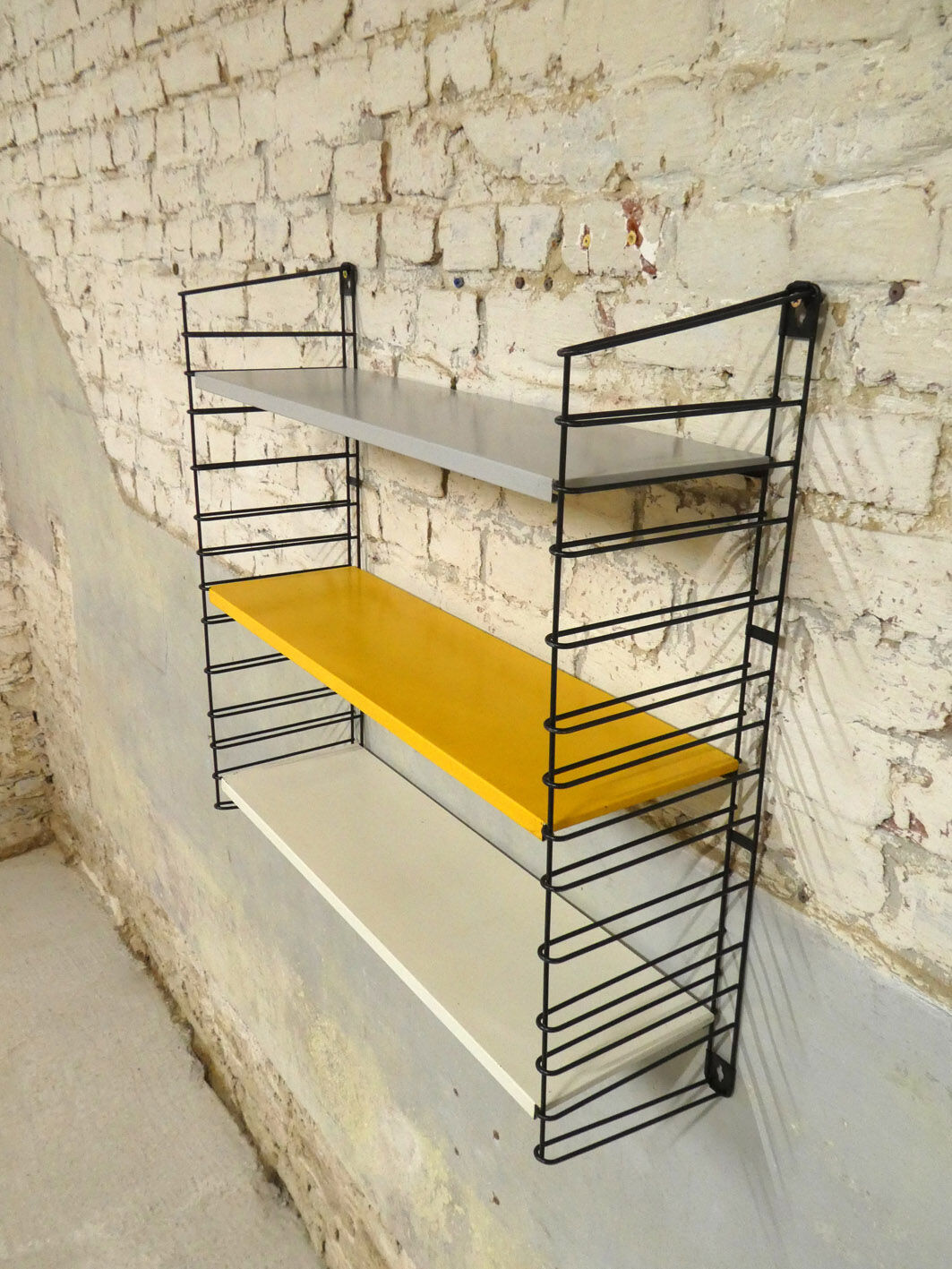 Vintage tomado shelf
