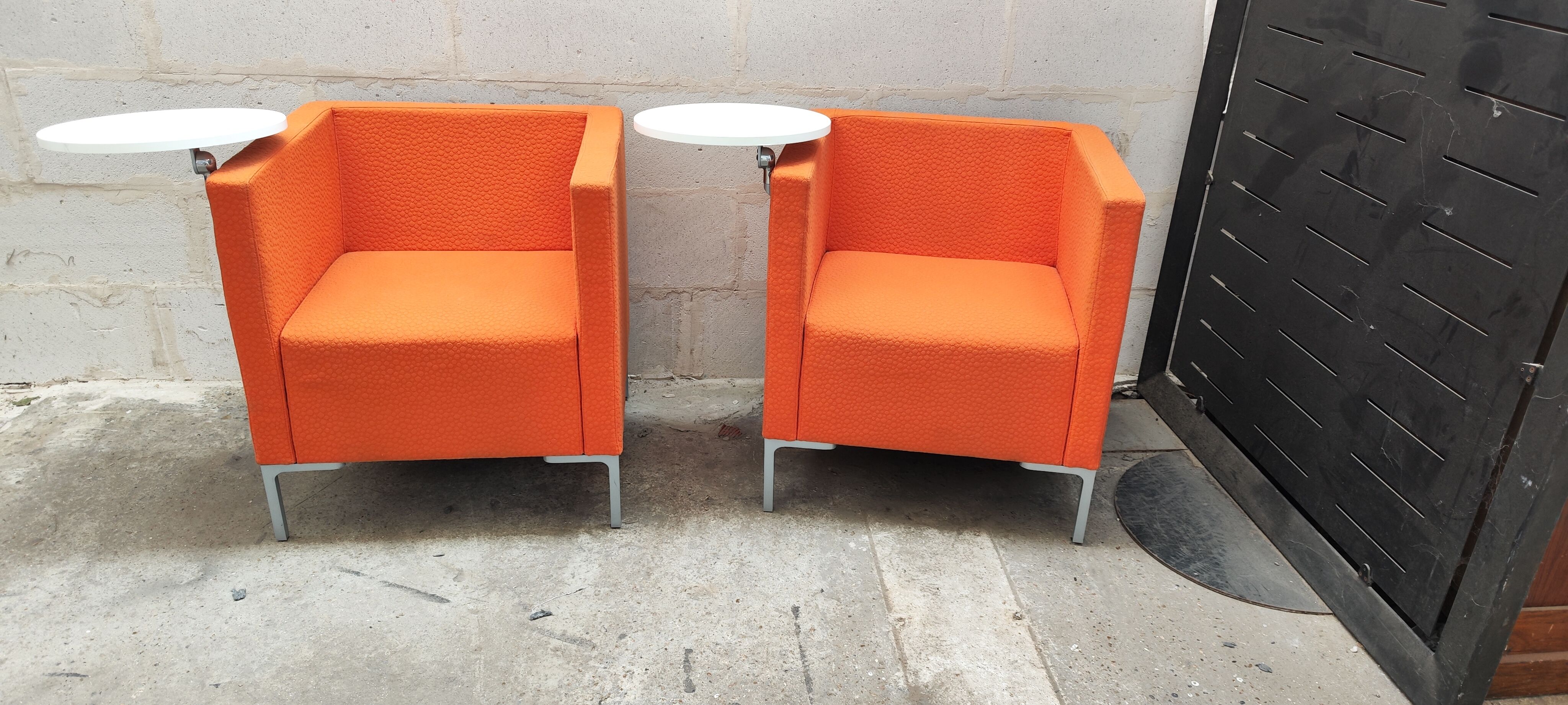 Paire de fauteuils vintage cubis de talin avec tablette