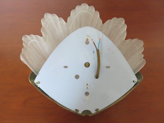 Art deco "shell" wall lamp