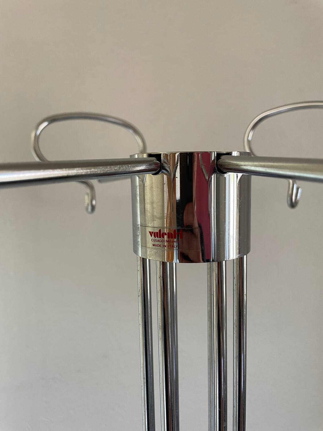 Vintage chrome coat rack – Isao Hosoe