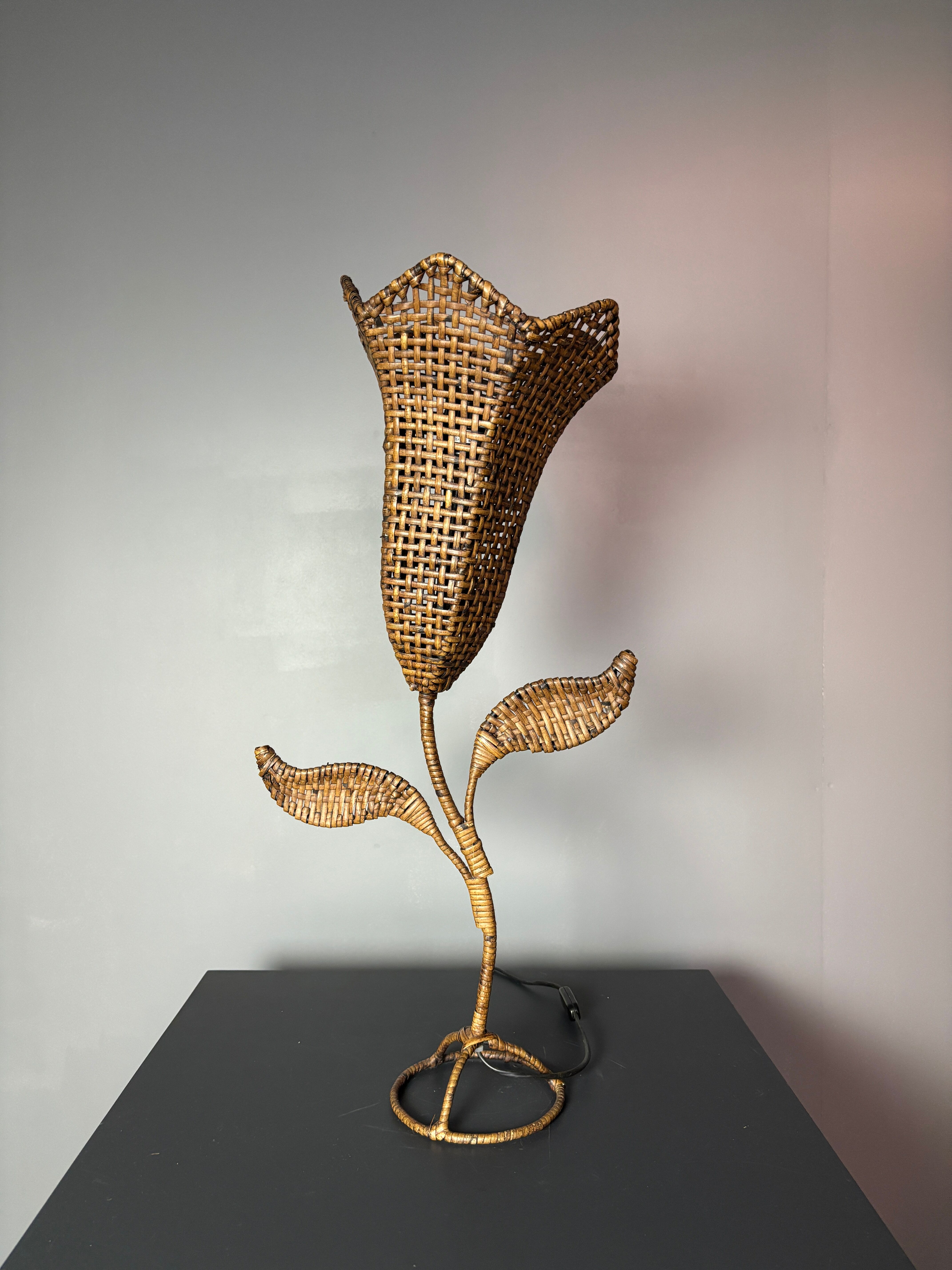 Large midcentury rattan wicker flower table lamp, 1960s