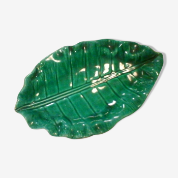 Vintage leaf-shaped ceramic ravier