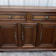 Country-style sideboard in solid oak – 18th century