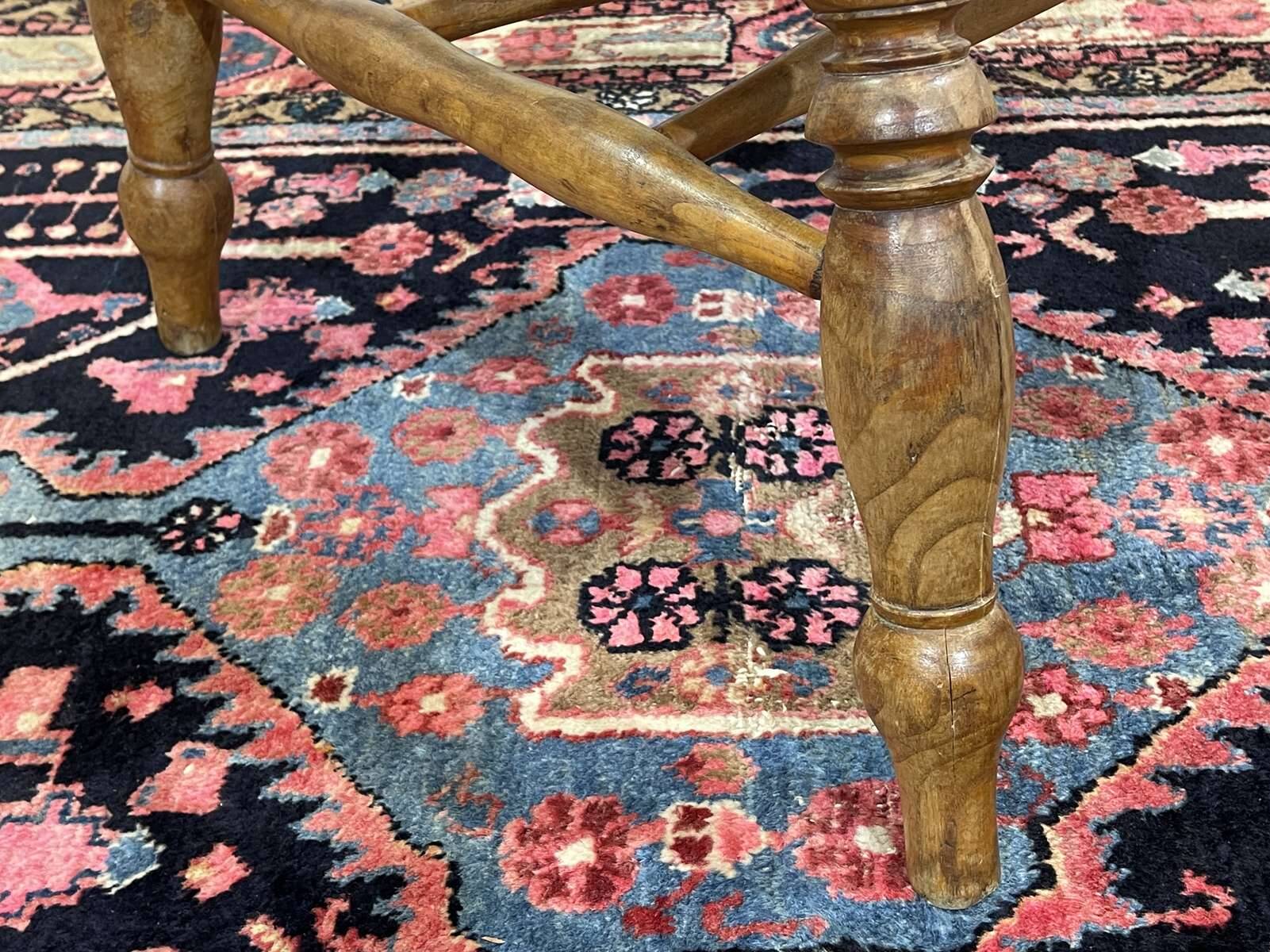 Fauteuil rustique anglais 19ème en orme et hêtre
