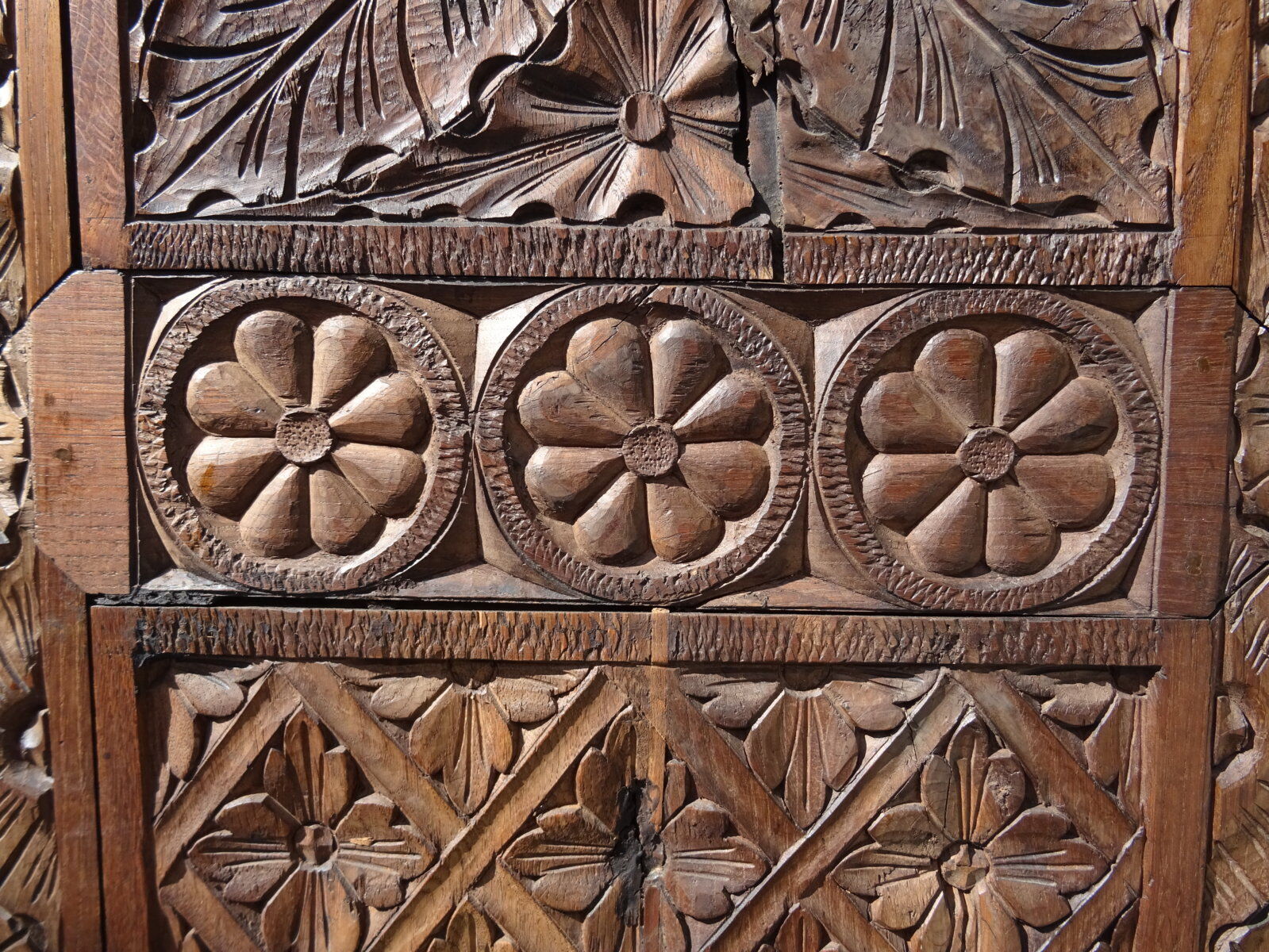 Carved floral pattern door